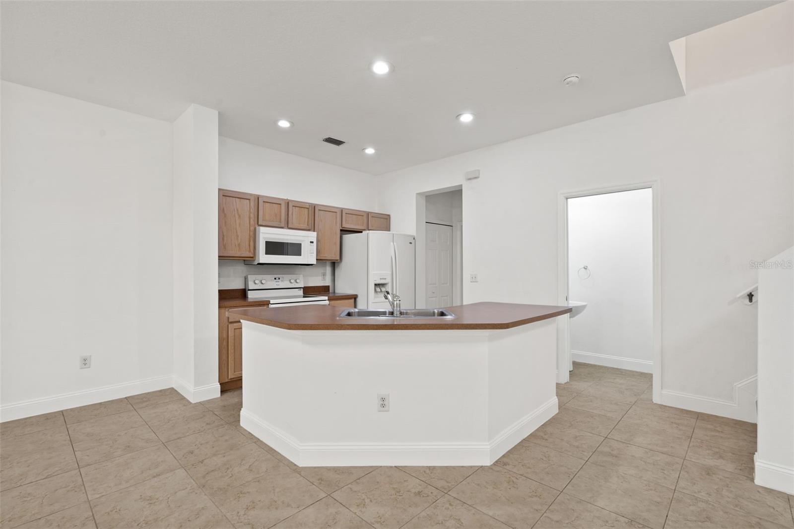 7421 ARLINGTON GROVE CIR, TAMPA, FL, 33625