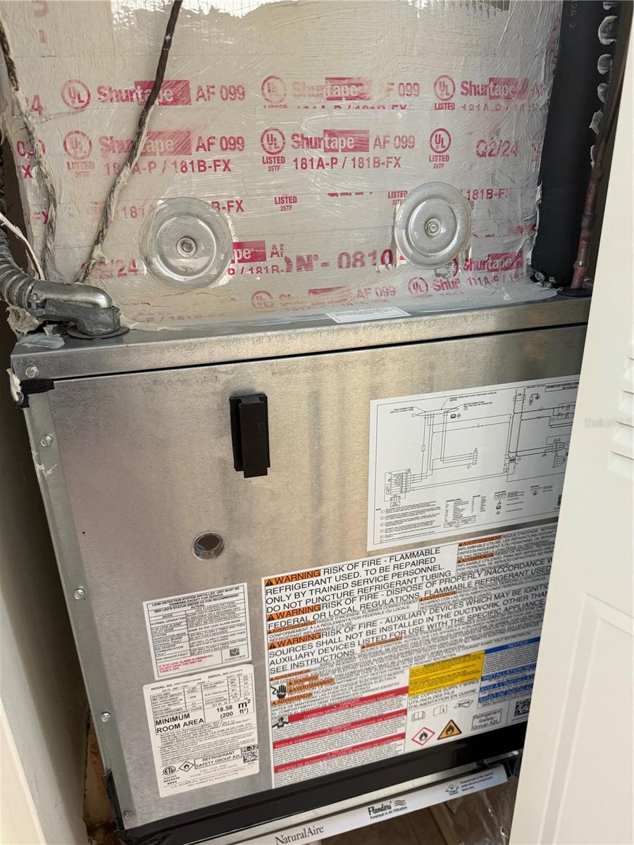 Brand New March 2025 AC Proactively installed before listing.