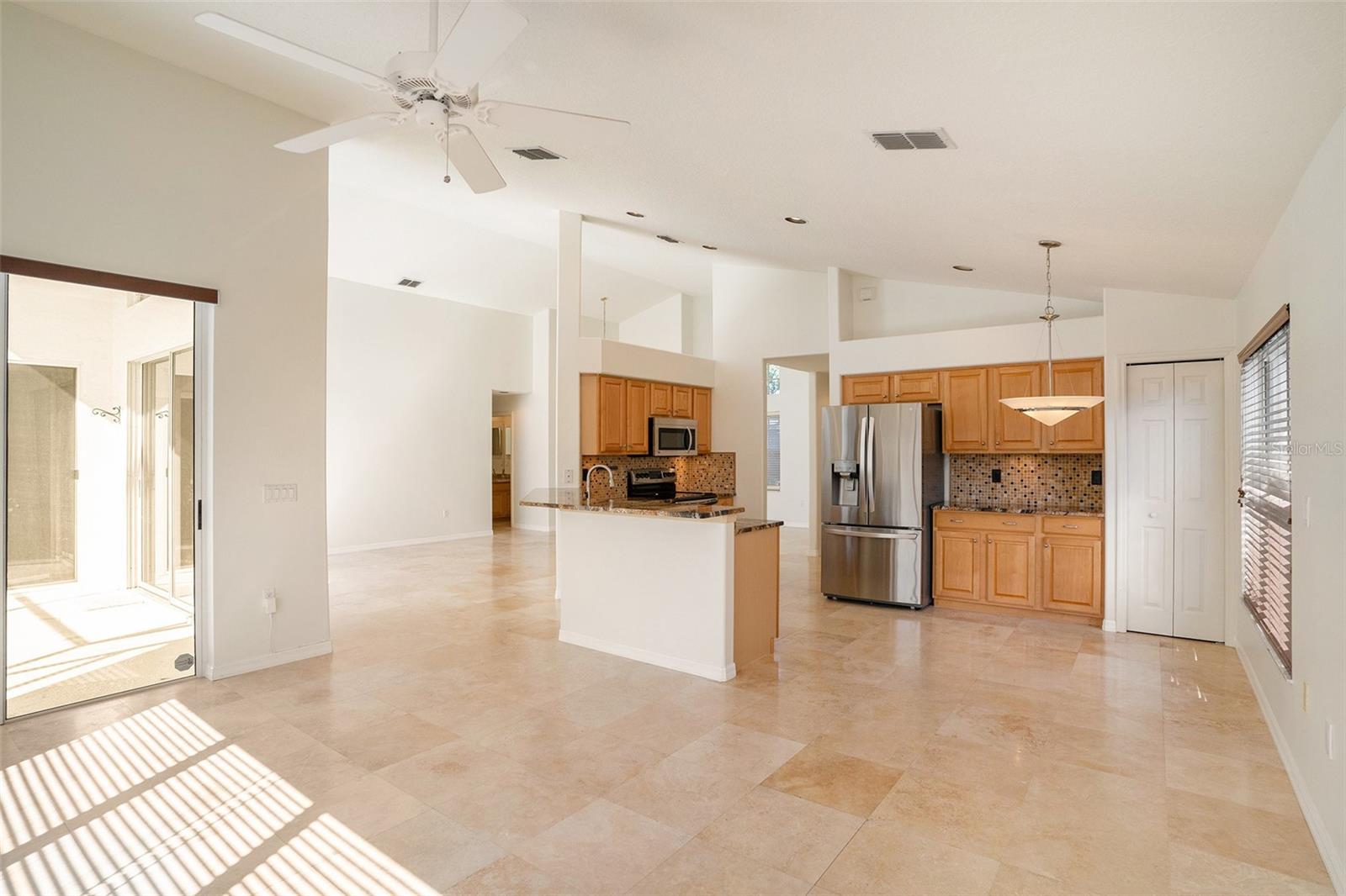 Kitchen with eat-in area for casual dinning