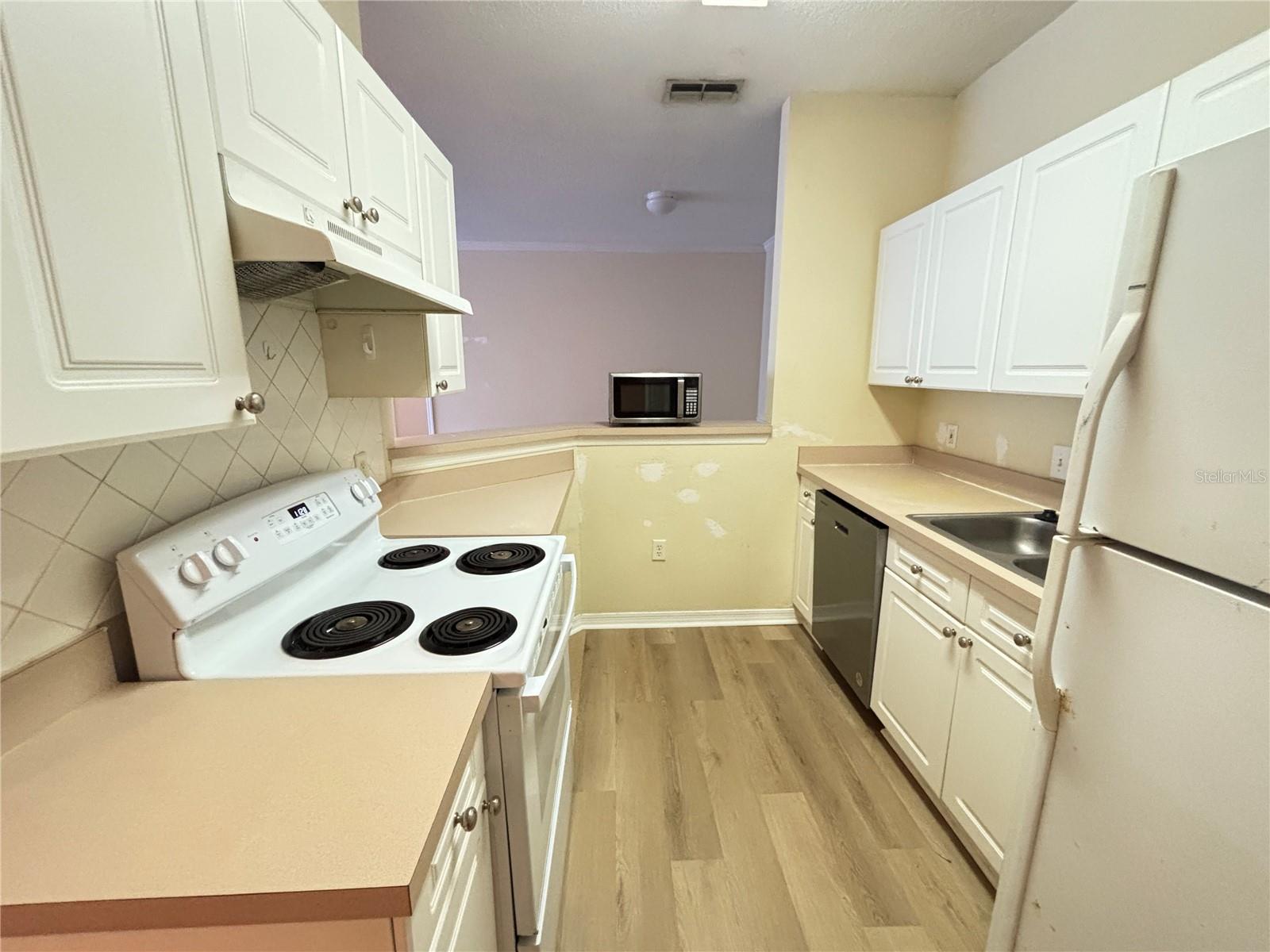 18001 RICHMOND PLACE DR #822, TAMPA, FL, 33647