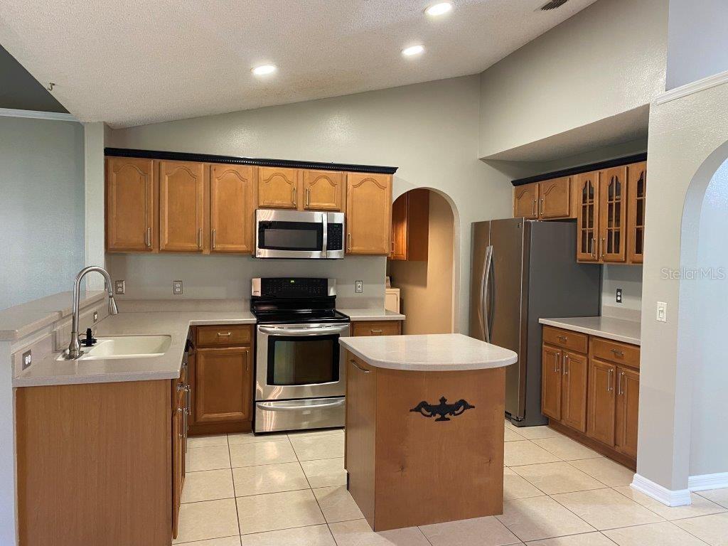 942 LOUVRE CT, KISSIMMEE, FL, 34759