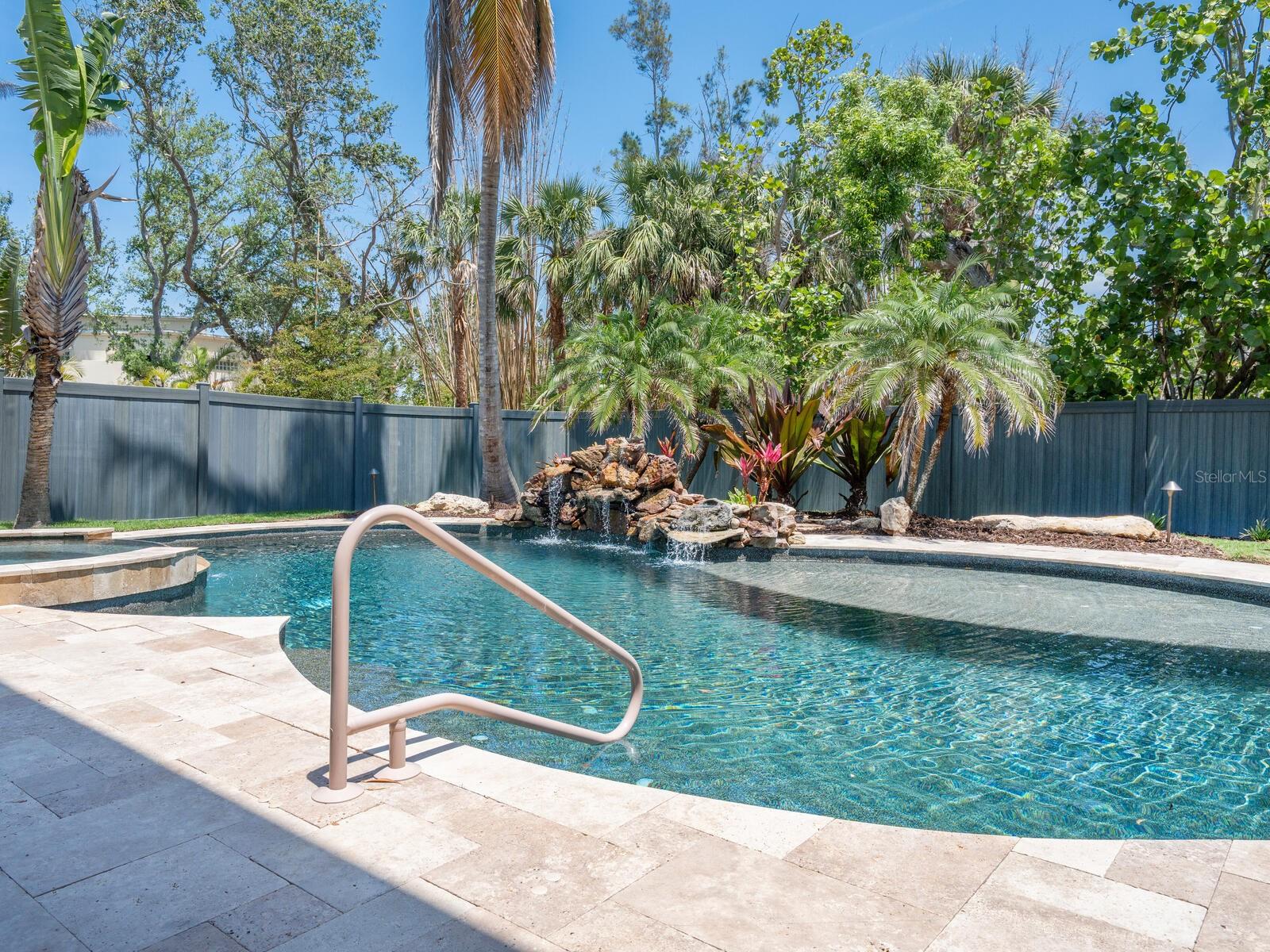 A4651061 Property Photo