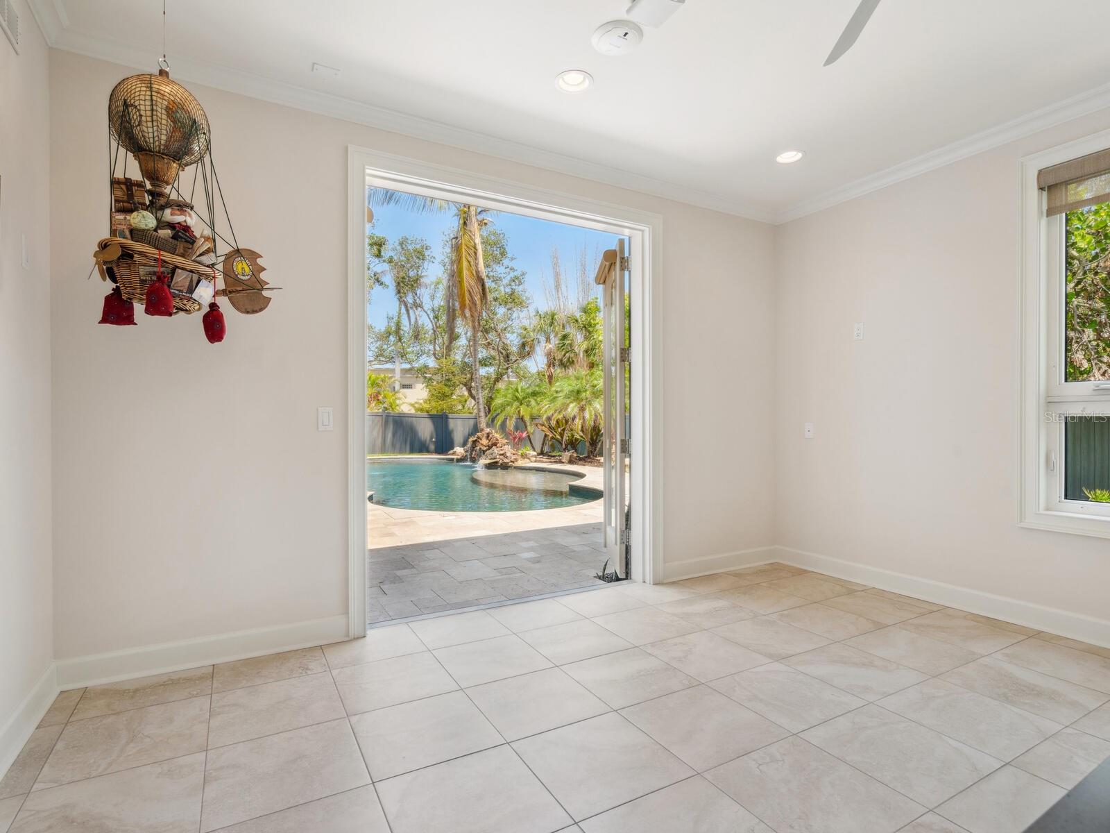 A4651061 Property Photo