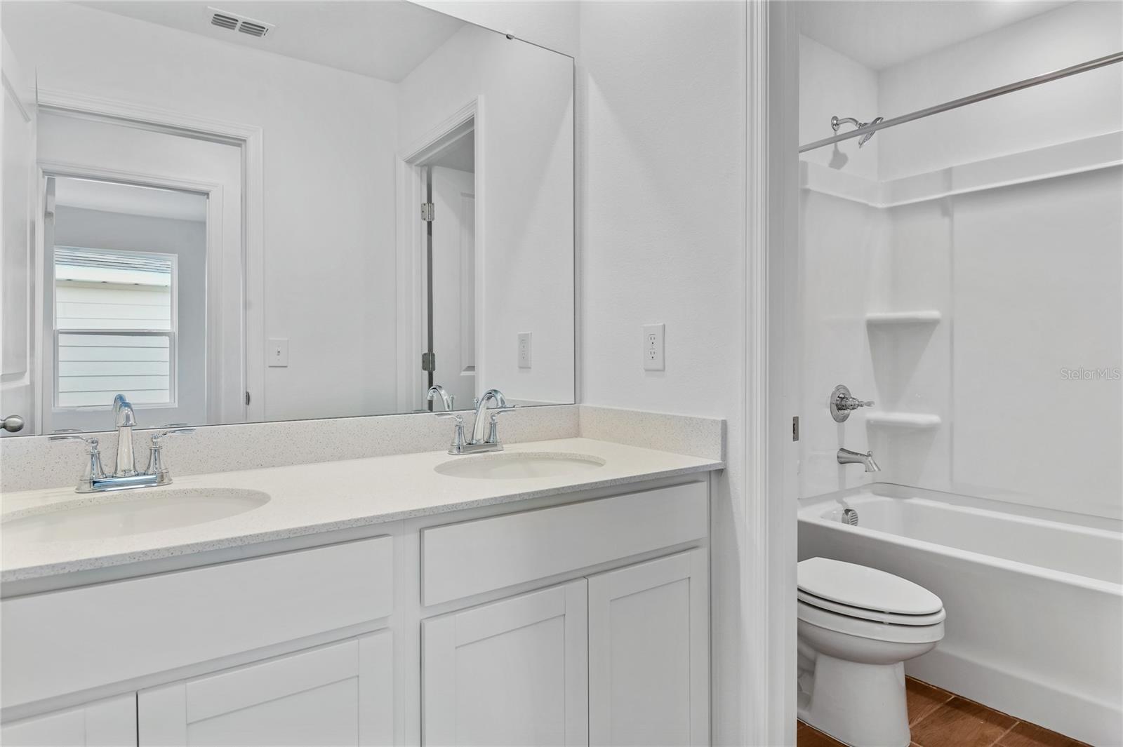 725 LAKE DELL AVE, DUNDEE, FL, 33838