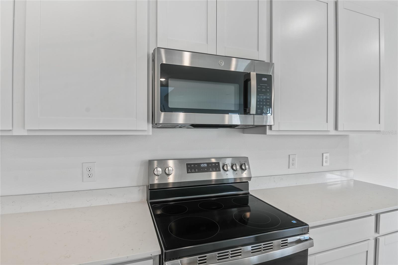 725 LAKE DELL AVE, DUNDEE, FL, 33838