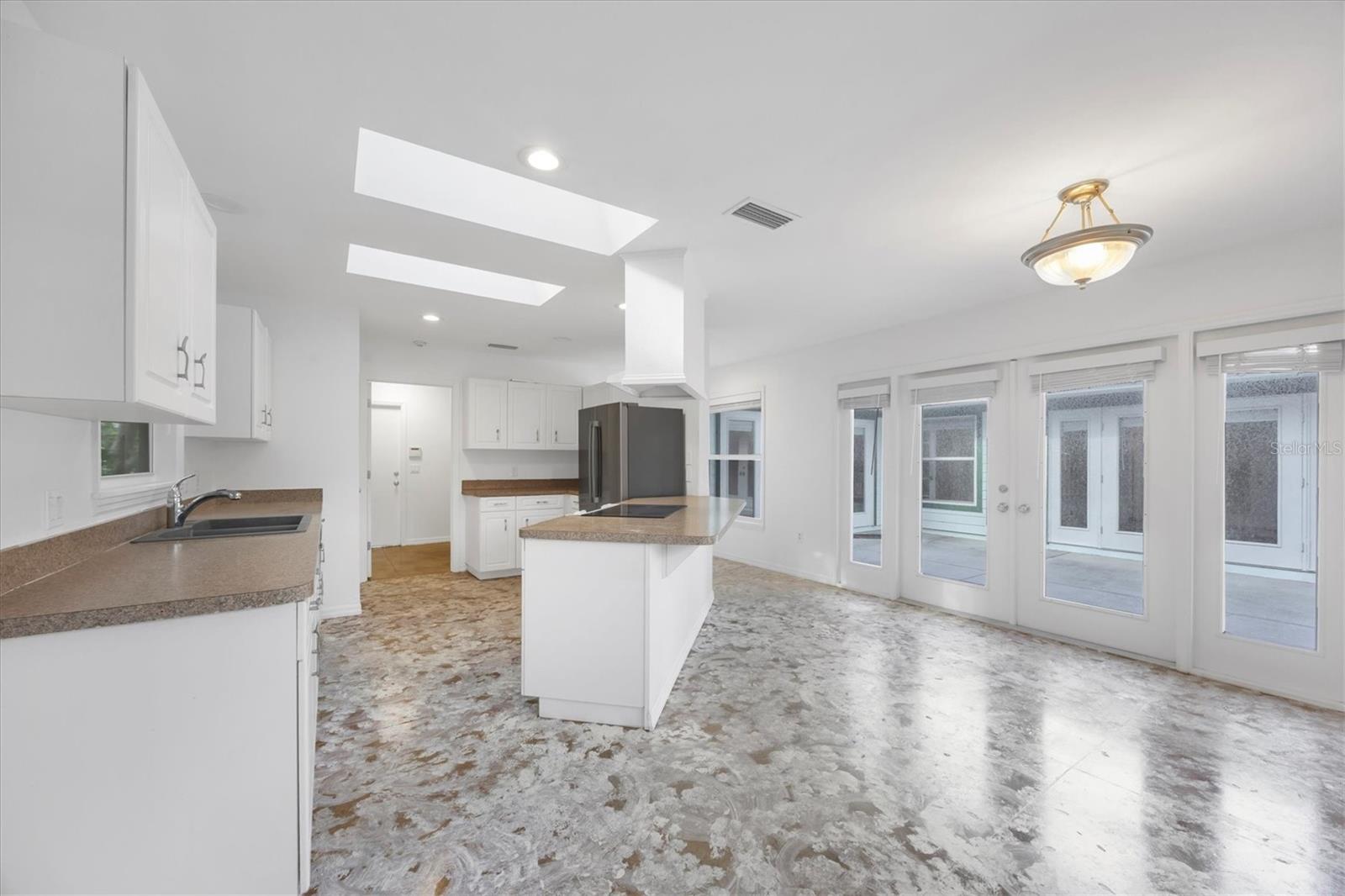 1773 SOUTH DR, SARASOTA, FL, 34239