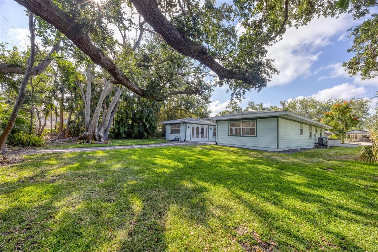 1773 SOUTH DR, SARASOTA, FL, 34239