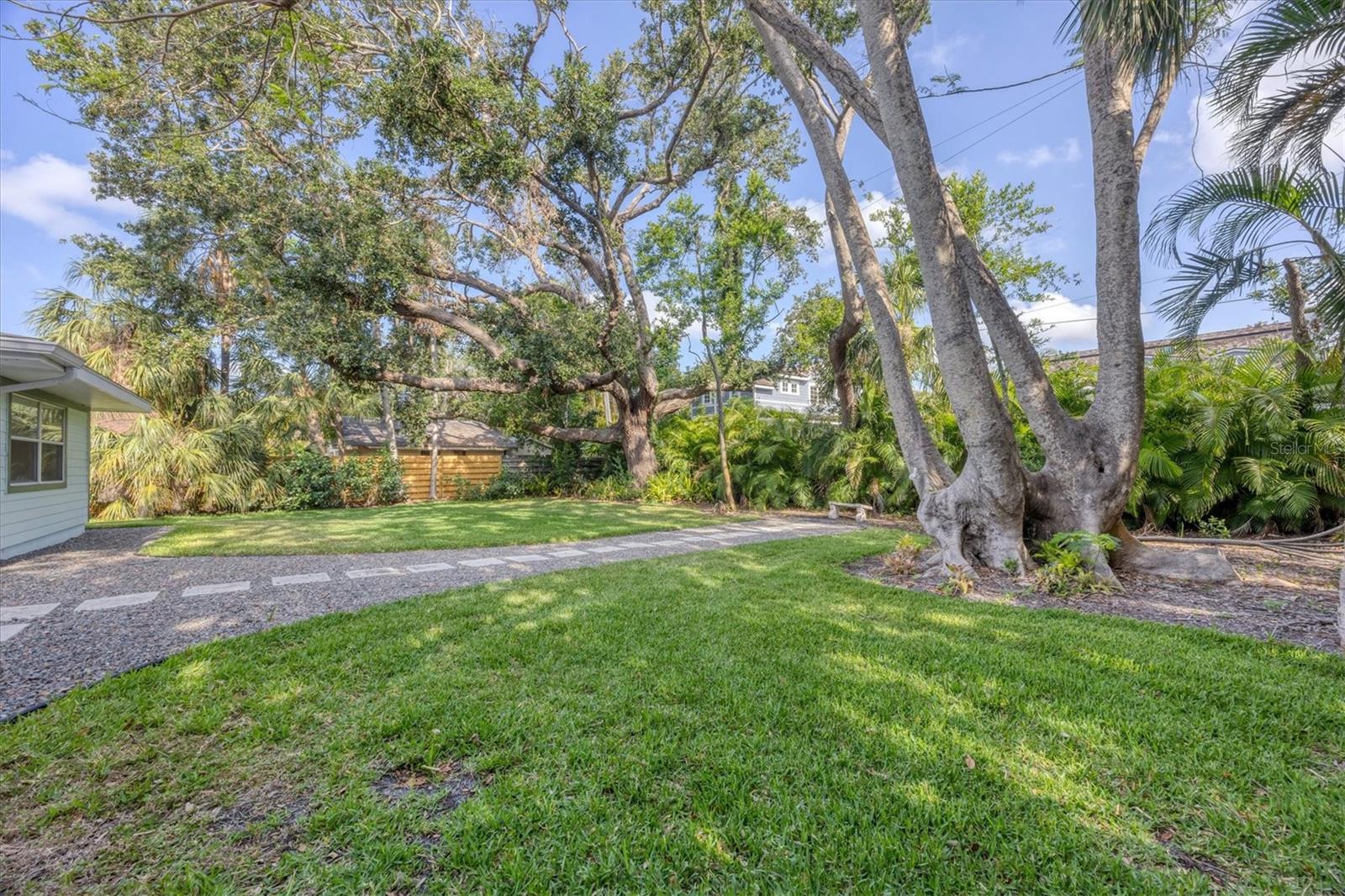 1773 SOUTH DR, SARASOTA, FL, 34239