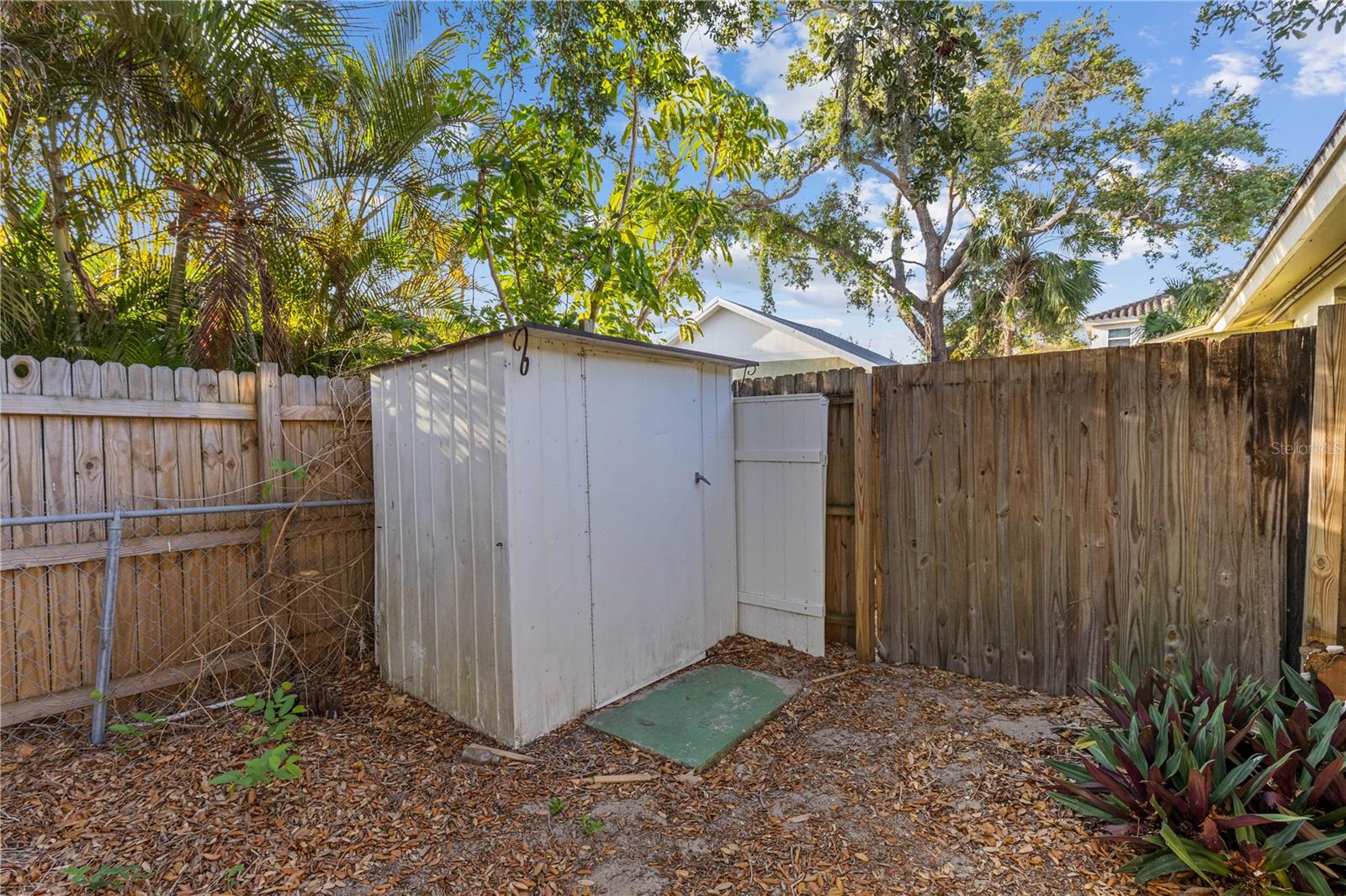 1802 ROBINHOOD ST, SARASOTA, FL, 34231