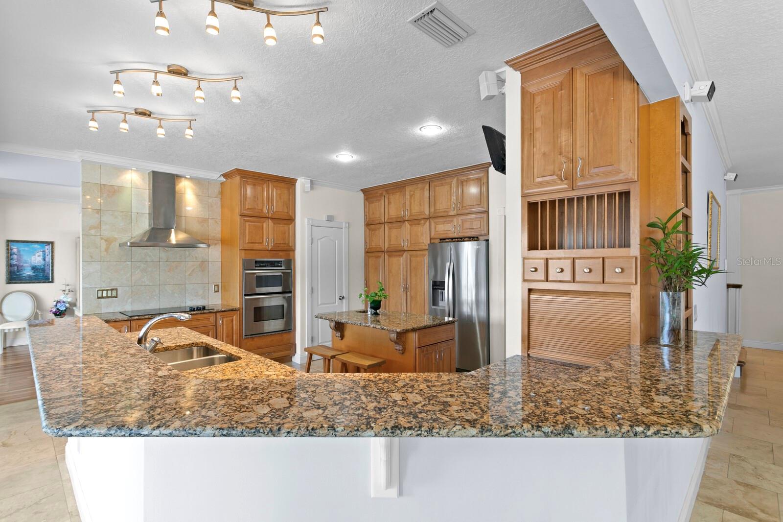 13548 LAKE MAGDALENE DR, TAMPA, FL, 33613