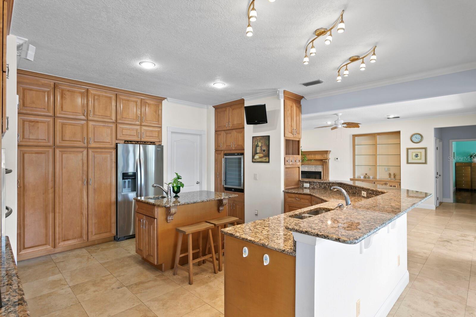 13548 LAKE MAGDALENE DR, TAMPA, FL, 33613