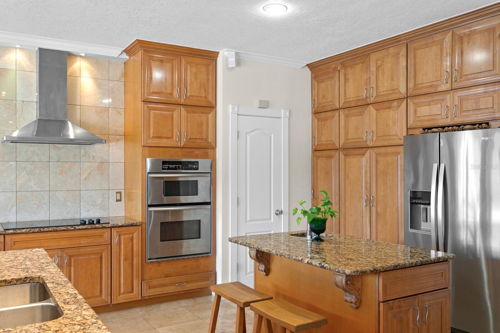 13548 LAKE MAGDALENE DR, TAMPA, FL, 33613