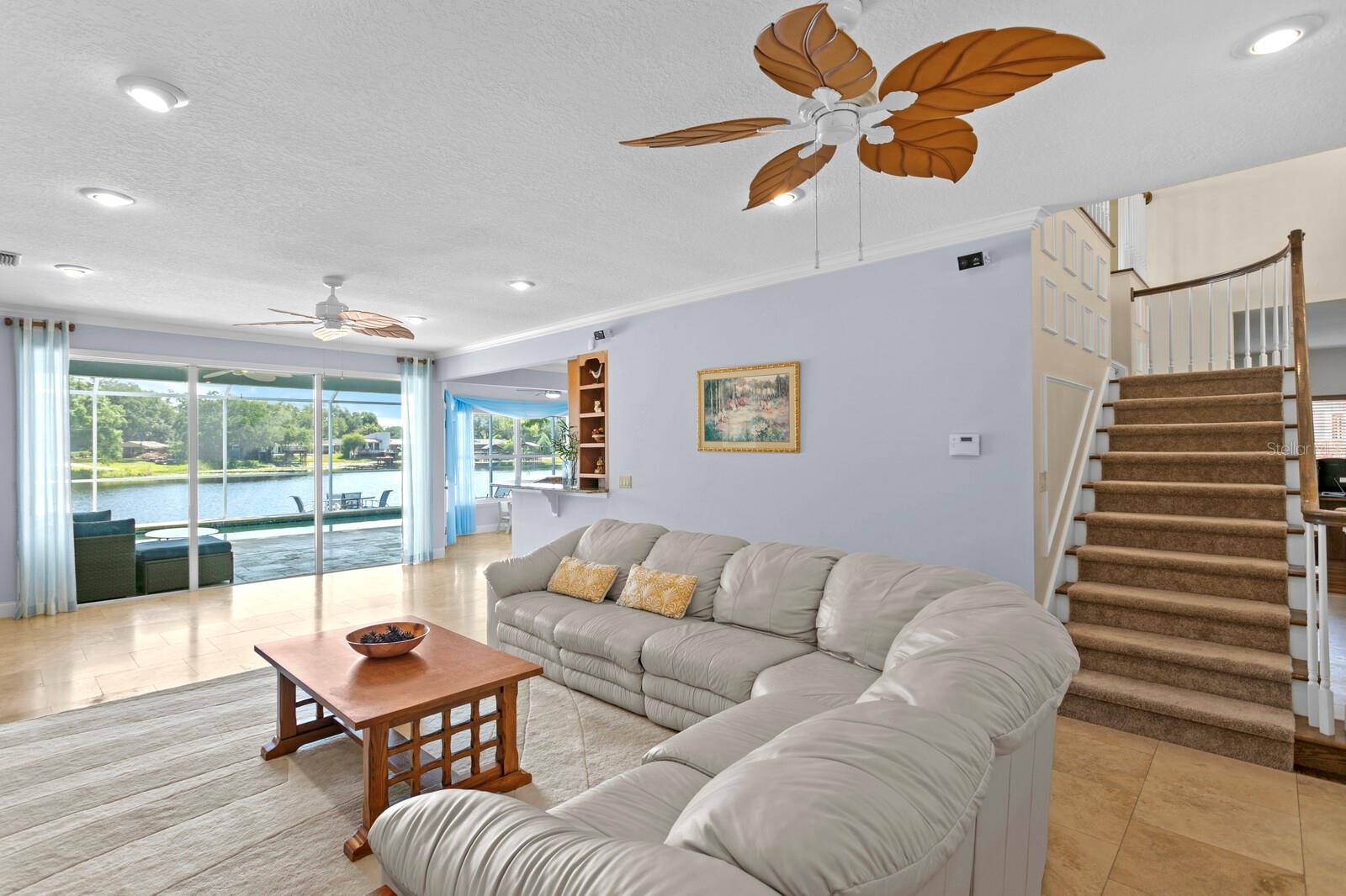 13548 LAKE MAGDALENE DR, TAMPA, FL, 33613