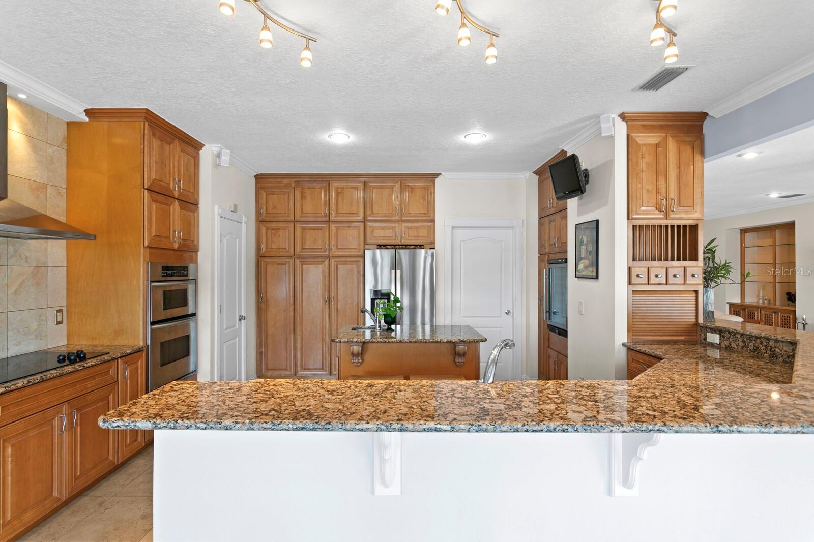 13548 LAKE MAGDALENE DR, TAMPA, FL, 33613