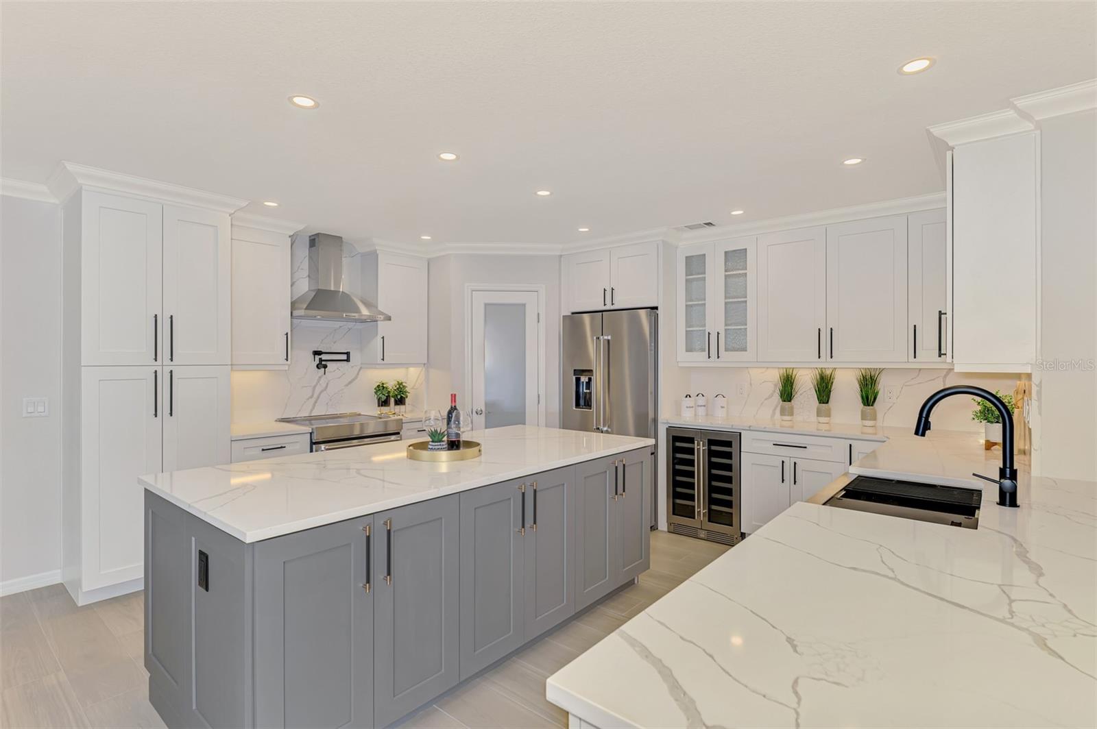 5377 PALOS VERDES DR, SARASOTA, FL, 34231