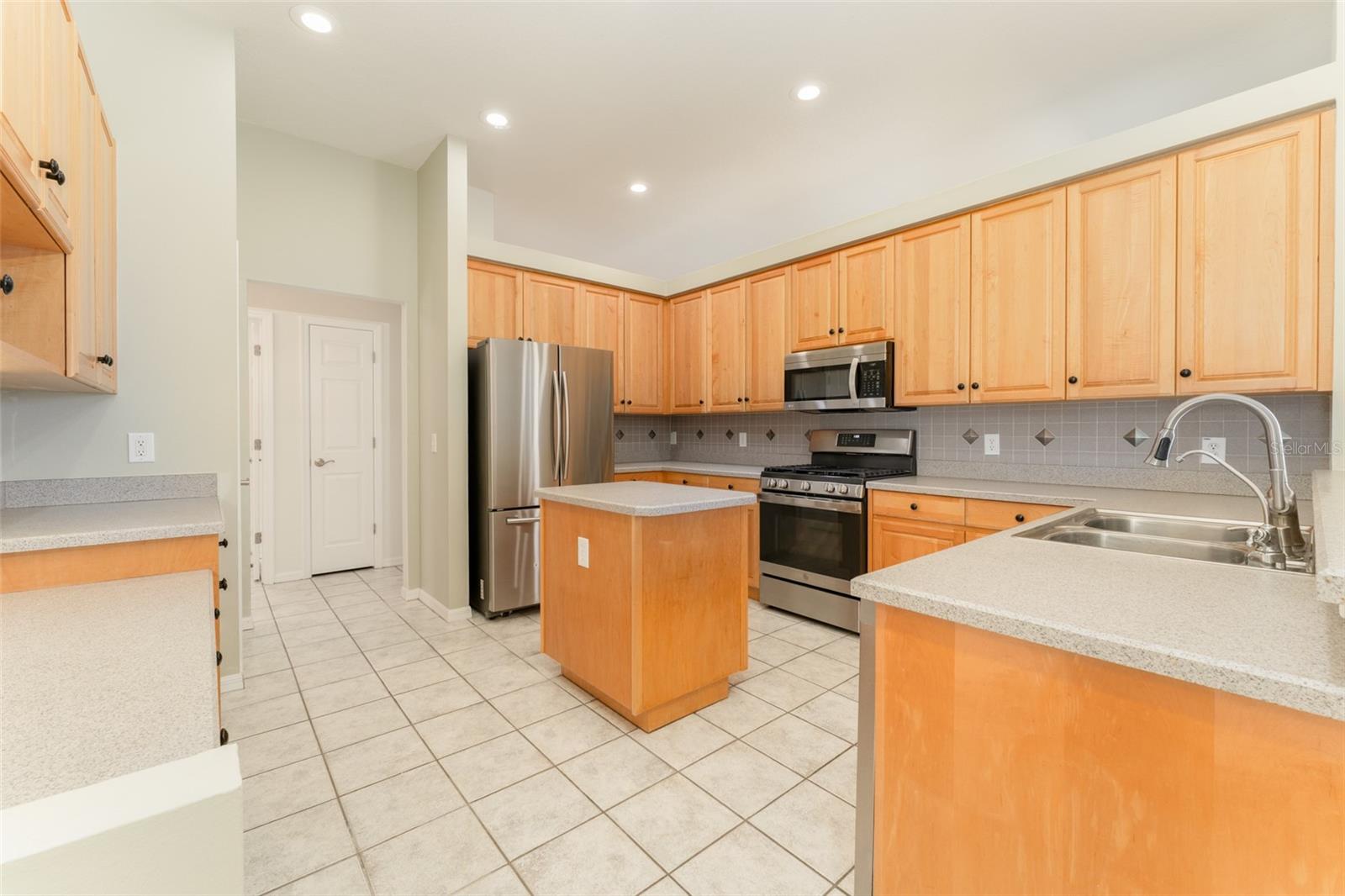 6218 BRIDGEVISTA DR, LITHIA, FL, 33547