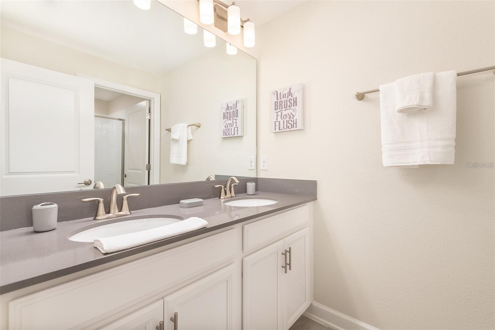 8993 CABOT CLIFFS DR, DAVENPORT, FL, 33896