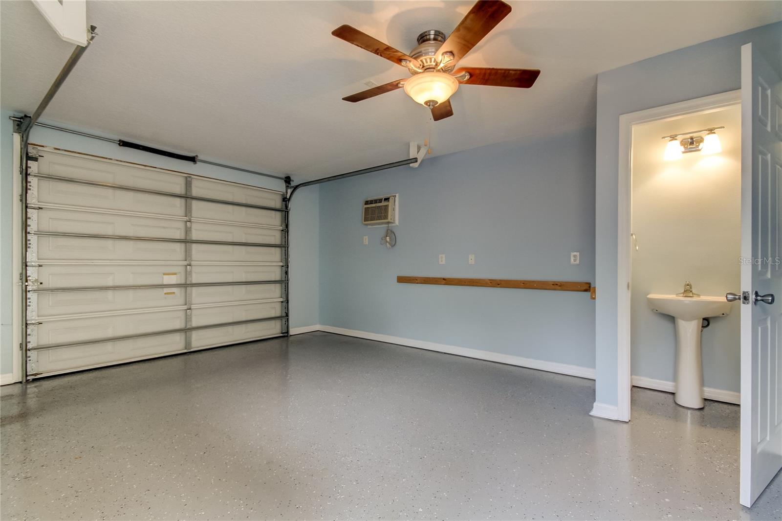 2123 W SPRUCE ST, TAMPA, FL, 33607
