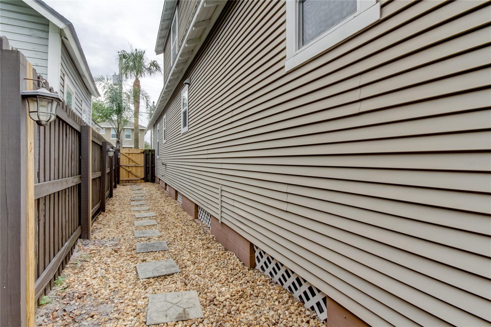 2123 W SPRUCE ST, TAMPA, FL, 33607