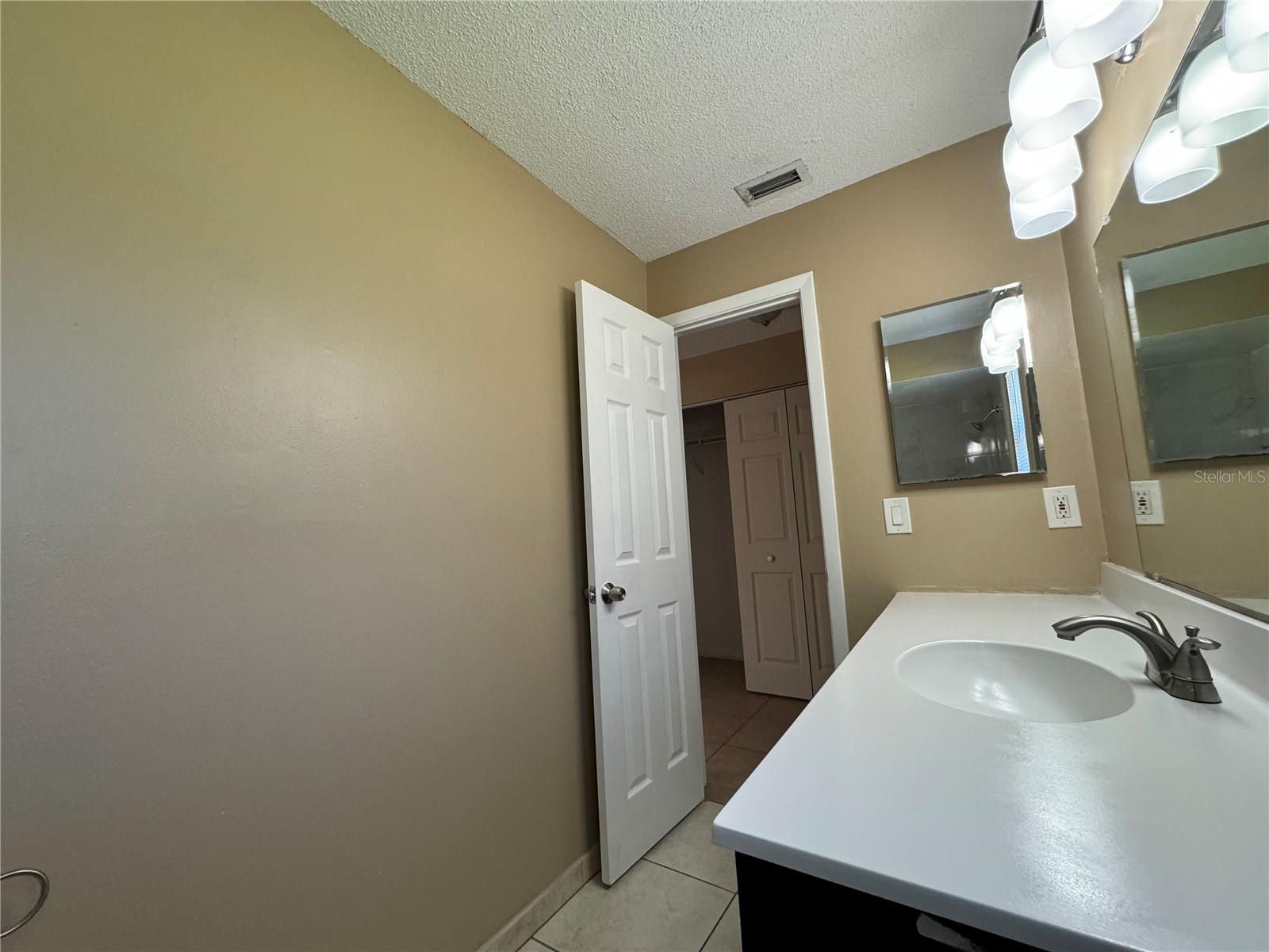 10427 FLOWERS AVE, ORLANDO, FL, 32825
