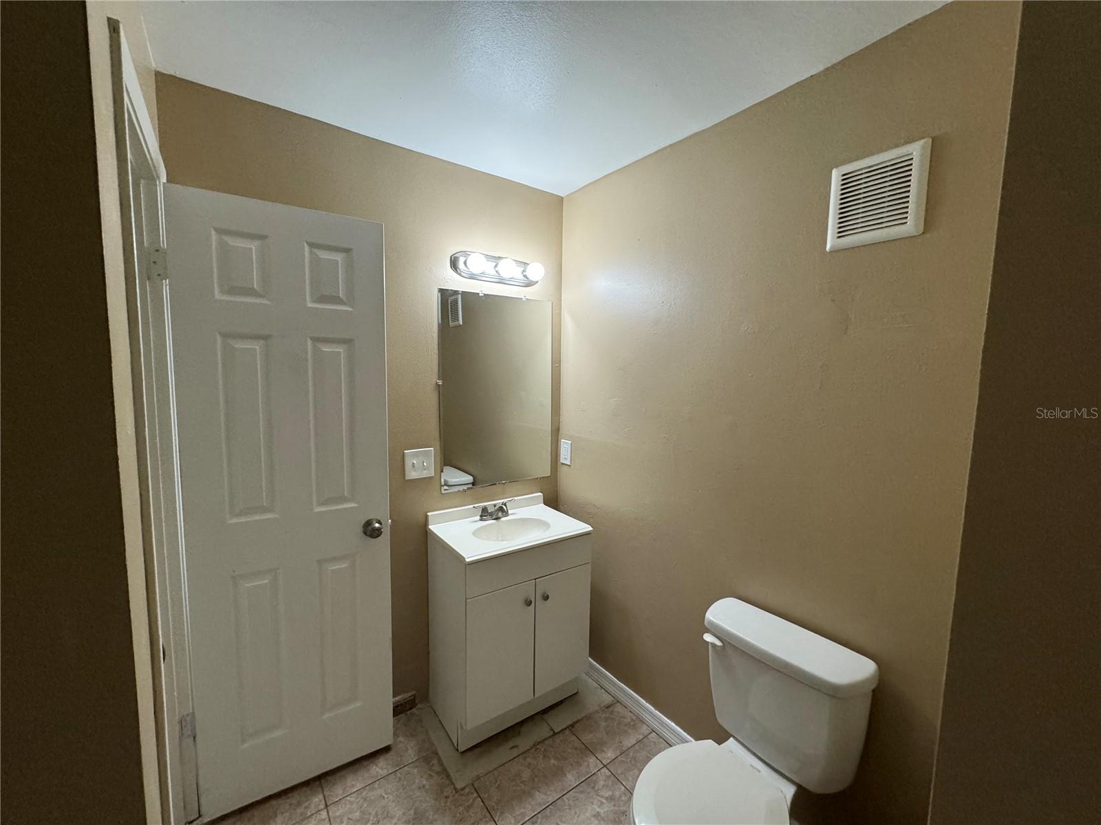 10427 FLOWERS AVE, ORLANDO, FL, 32825