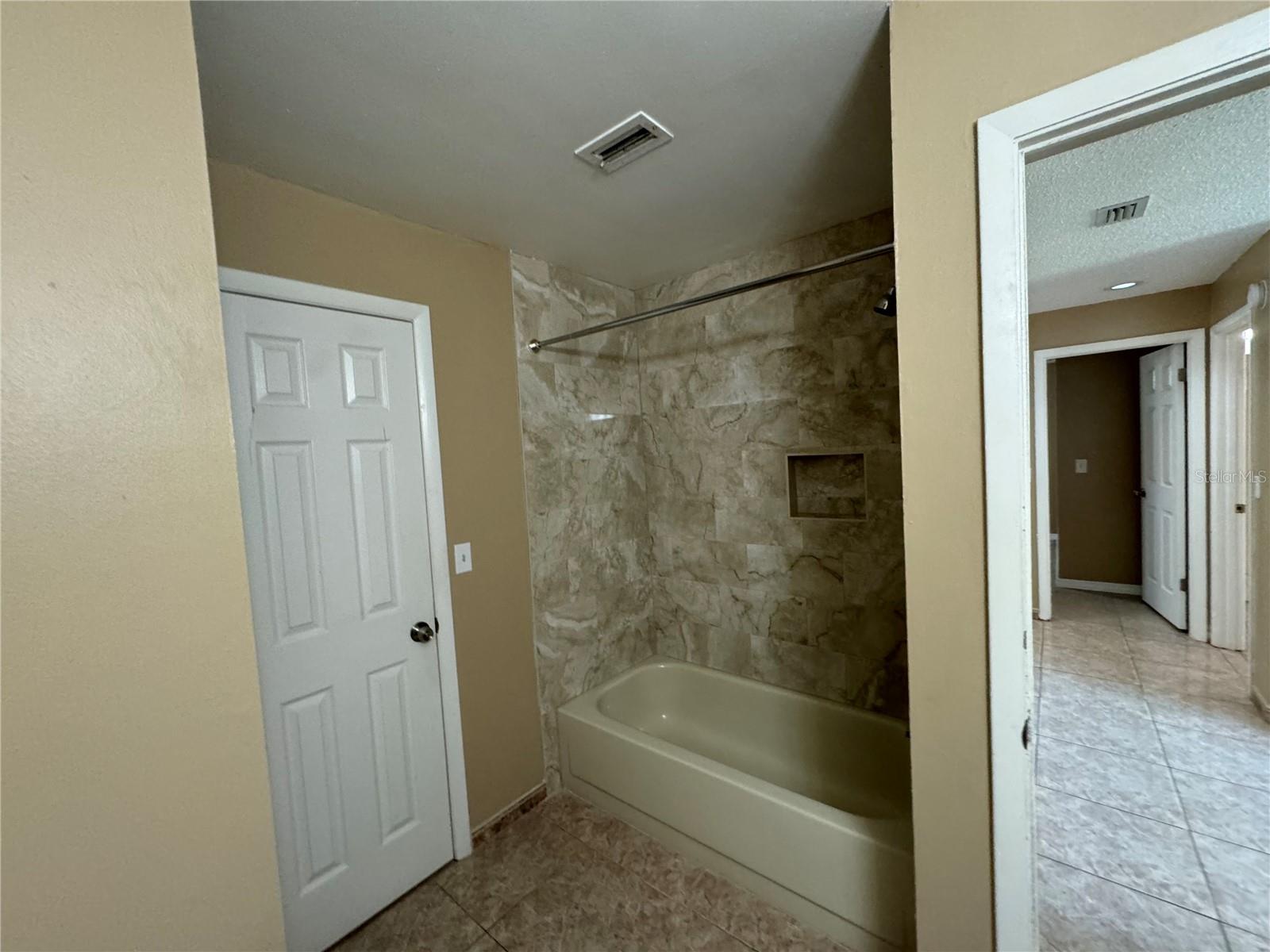 10427 FLOWERS AVE, ORLANDO, FL, 32825