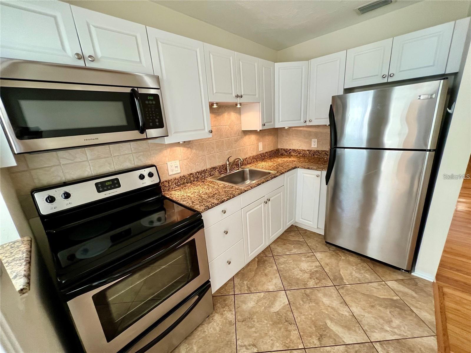 135 RICARDO WAY NE #1, ST PETERSBURG, FL, 33704