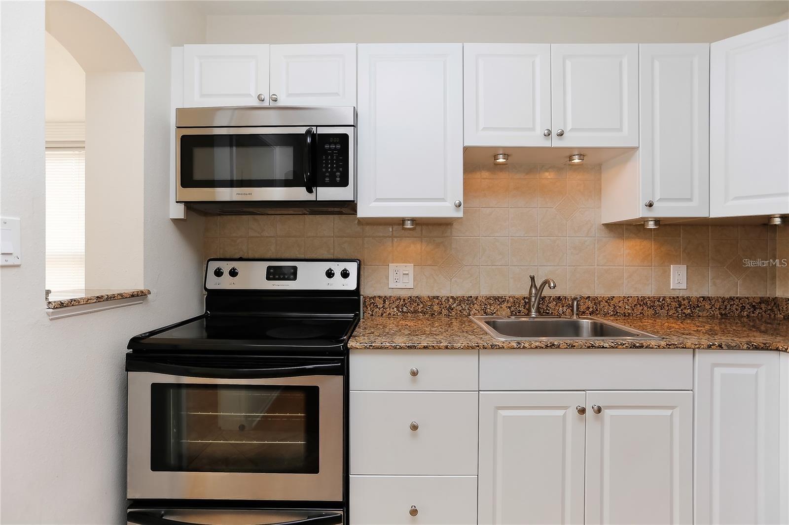 135 RICARDO WAY NE #1, ST PETERSBURG, FL, 33704