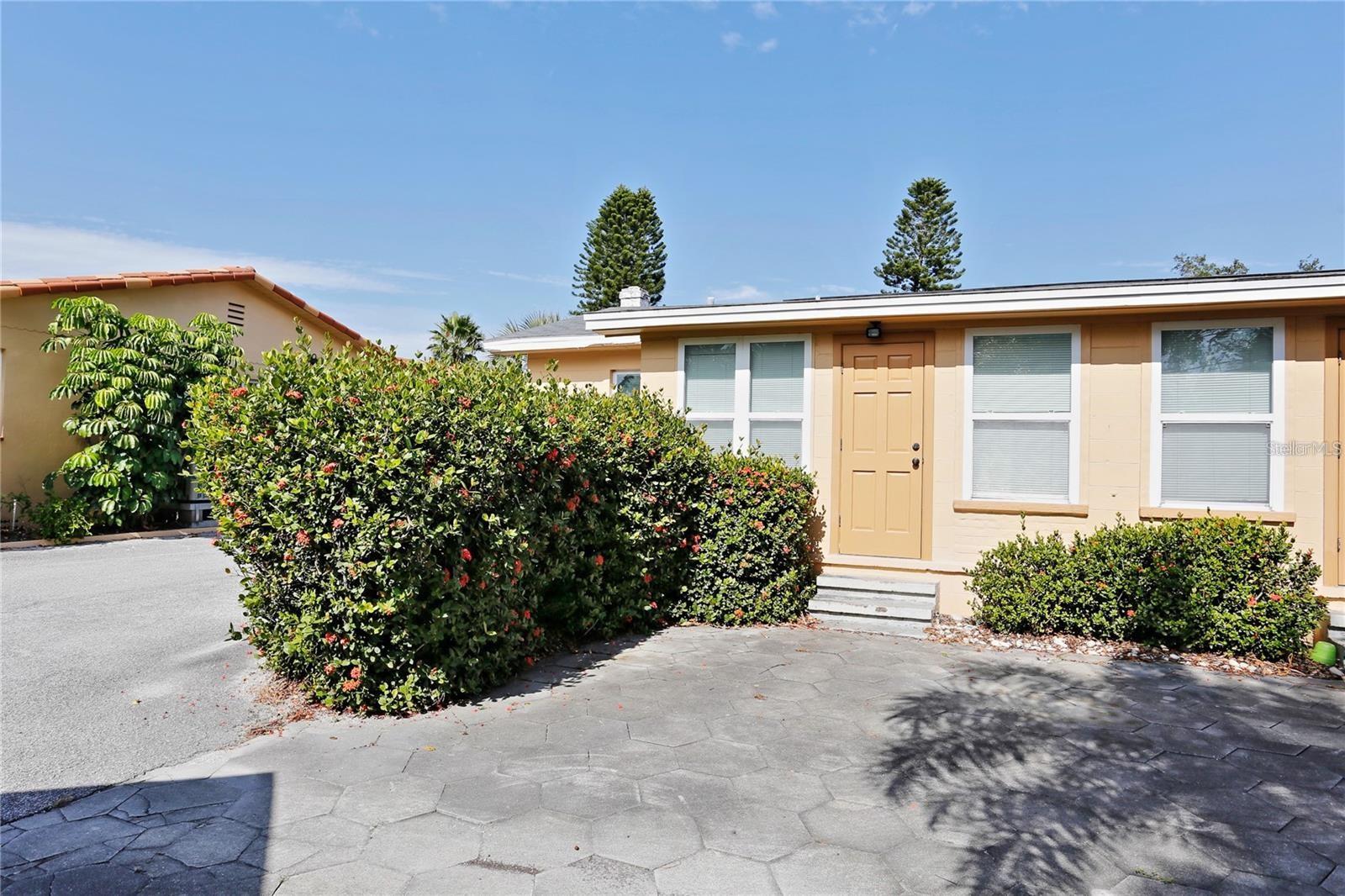 135 RICARDO WAY NE #1, ST PETERSBURG, FL, 33704