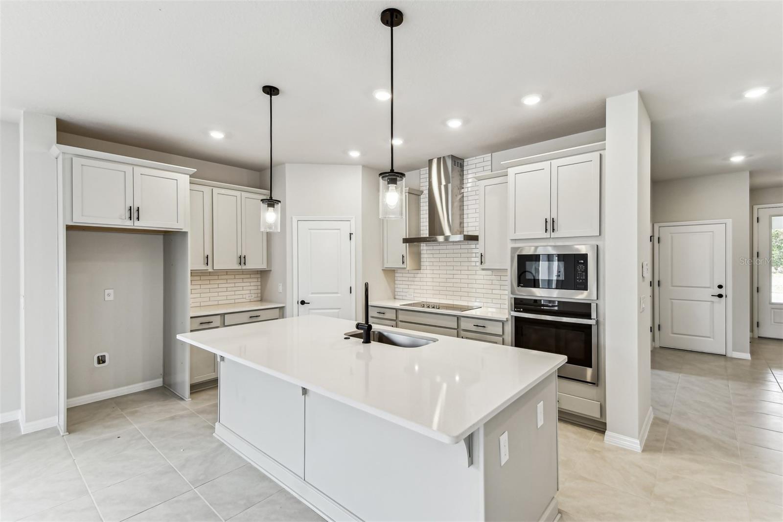 6051 SACRED OAK AVE, MOUNT DORA, FL, 32757