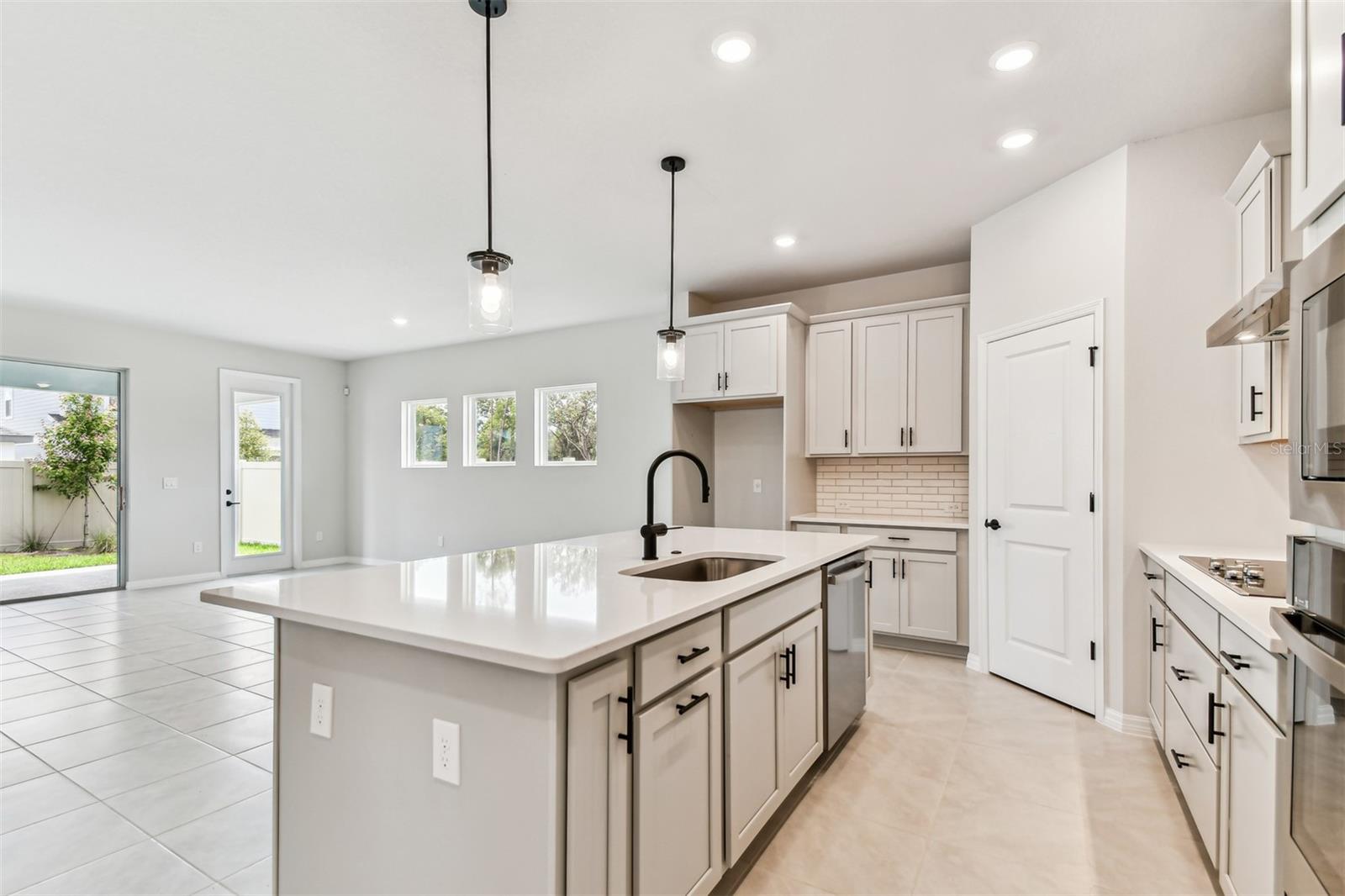 6051 SACRED OAK AVE, MOUNT DORA, FL, 32757