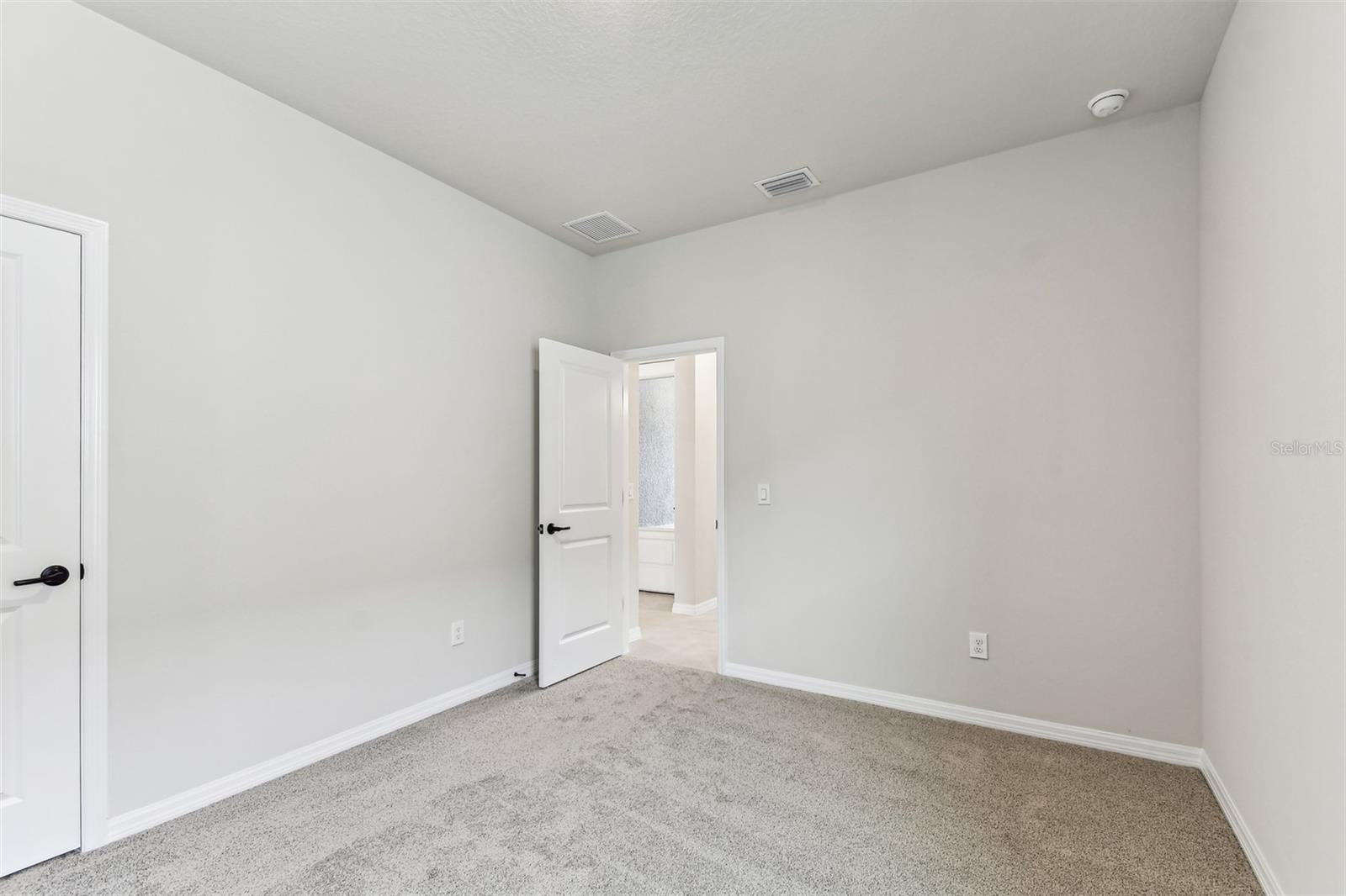 6051 SACRED OAK AVE, MOUNT DORA, FL, 32757