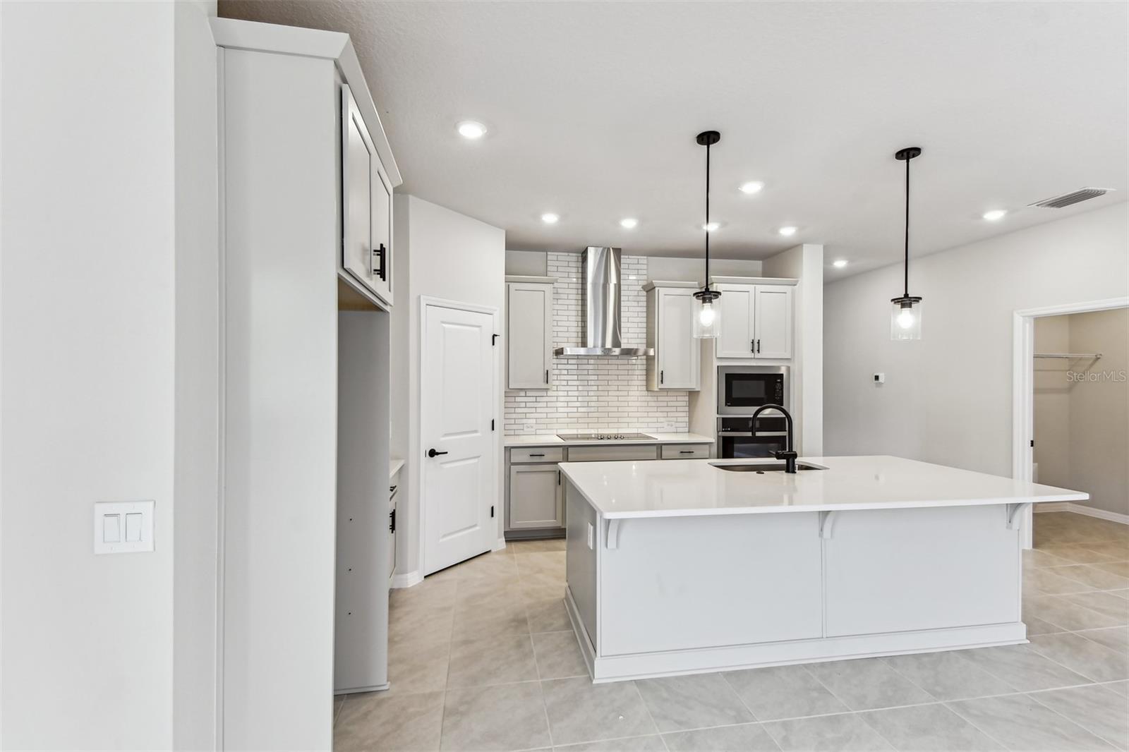 6051 SACRED OAK AVE, MOUNT DORA, FL, 32757