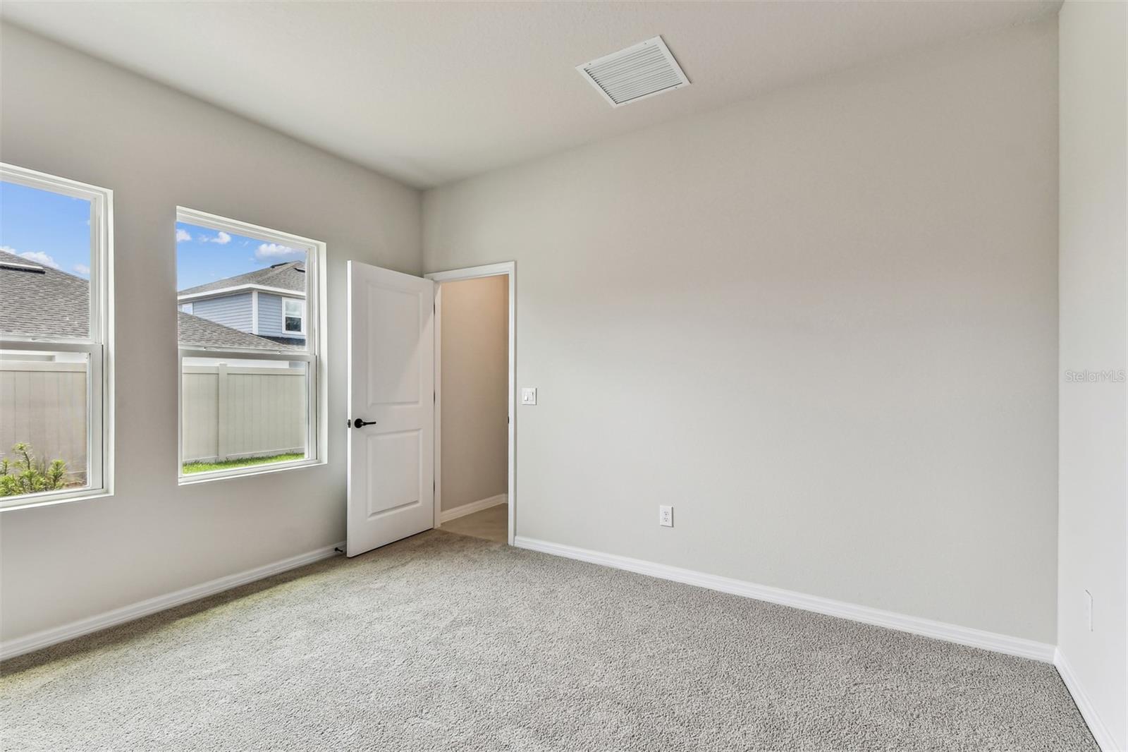 6051 SACRED OAK AVE, MOUNT DORA, FL, 32757