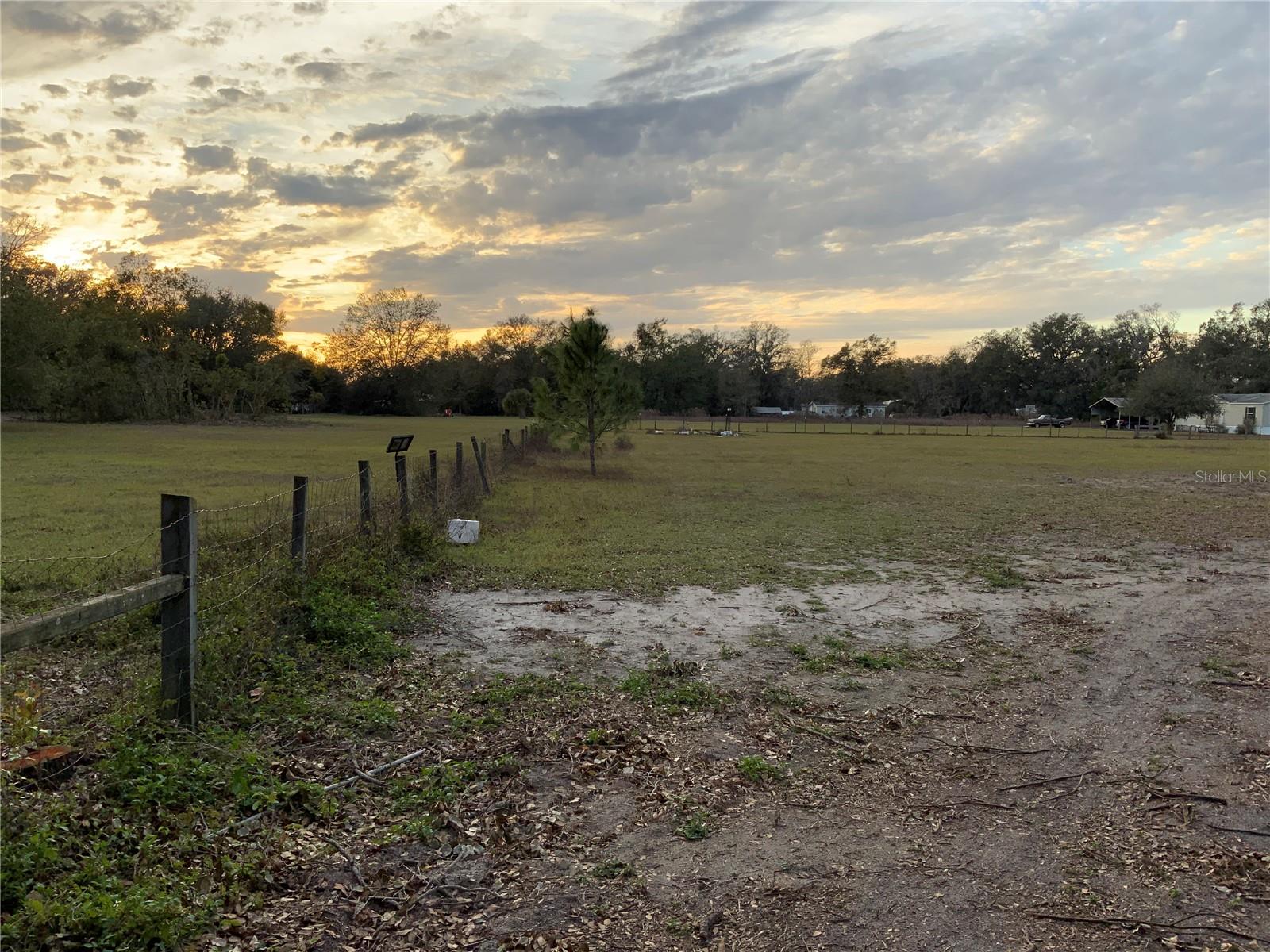 37219 TUCKER RD, ZEPHYRHILLS, FL, 33541