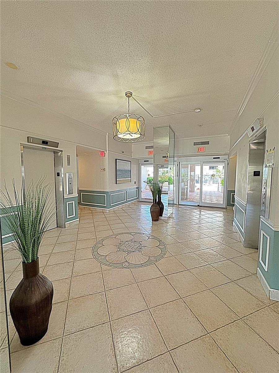 851 BAYWAY BLVD #806, CLEARWATER BEACH, FL, 33767