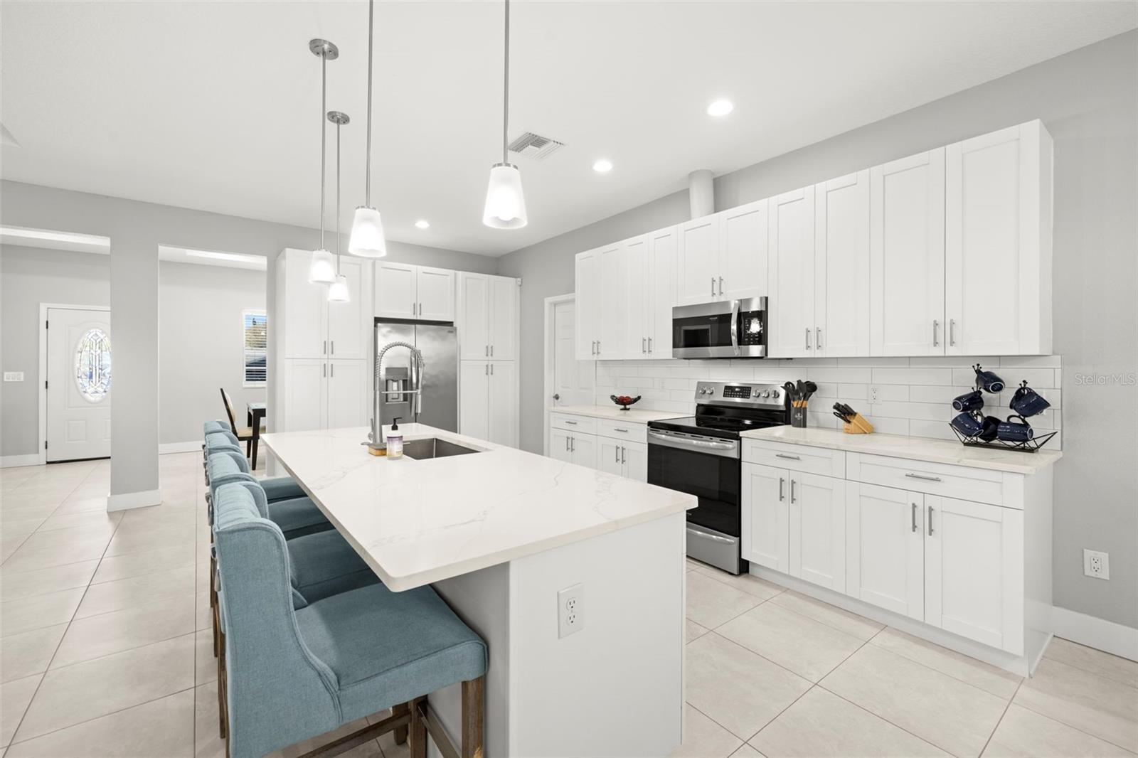 501 FLORIDA CIR N, APOLLO BEACH, FL, 33572