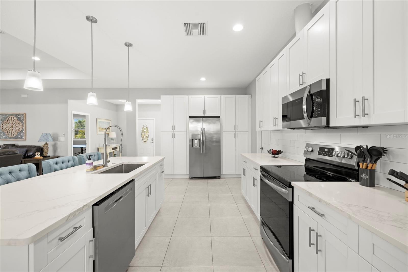 501 FLORIDA CIR N, APOLLO BEACH, FL, 33572