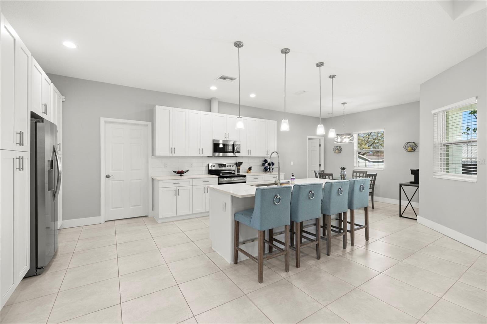 501 FLORIDA CIR N, APOLLO BEACH, FL, 33572