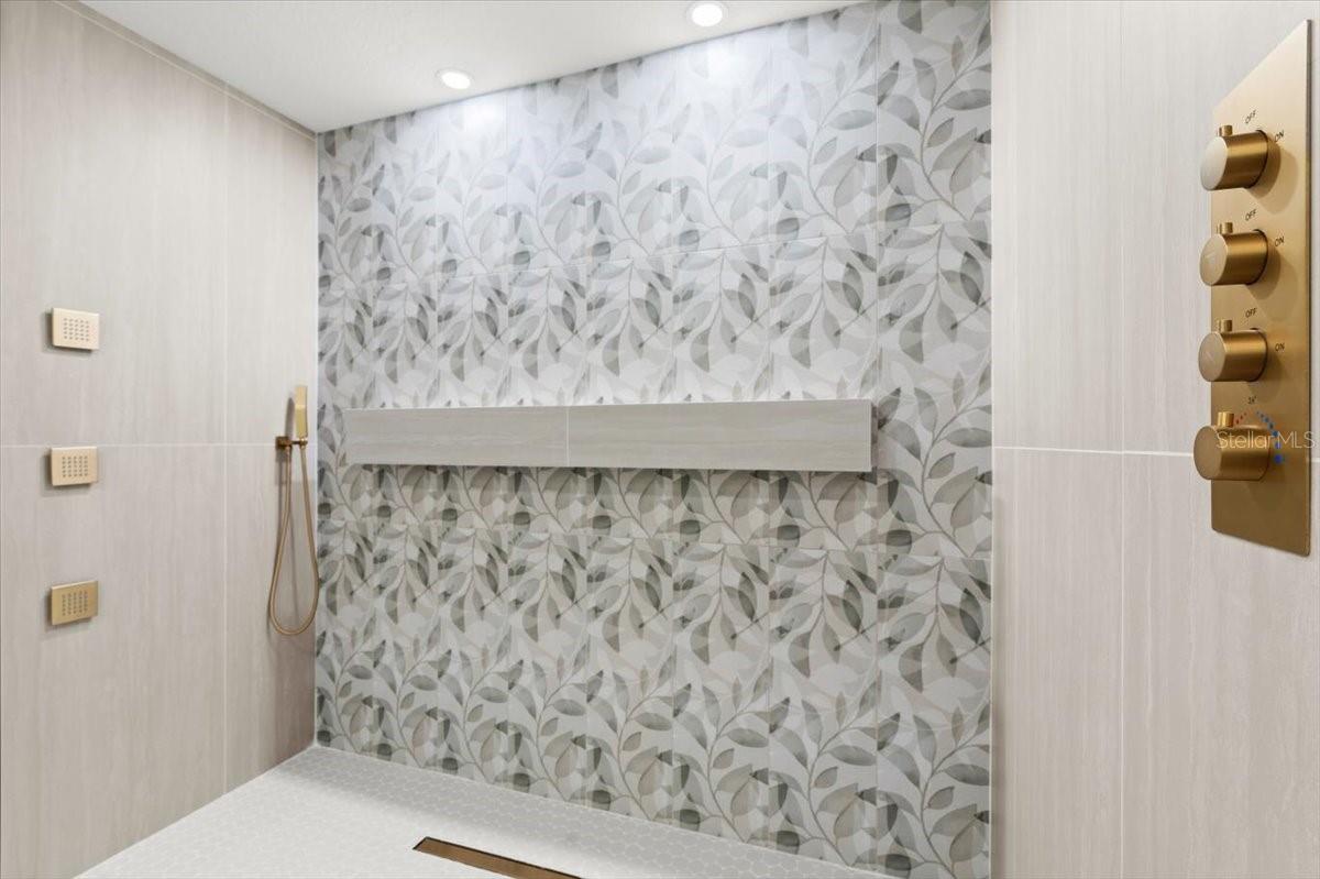 1841 SPRUCE CREEK BLVD, PORT ORANGE, FL, 32128