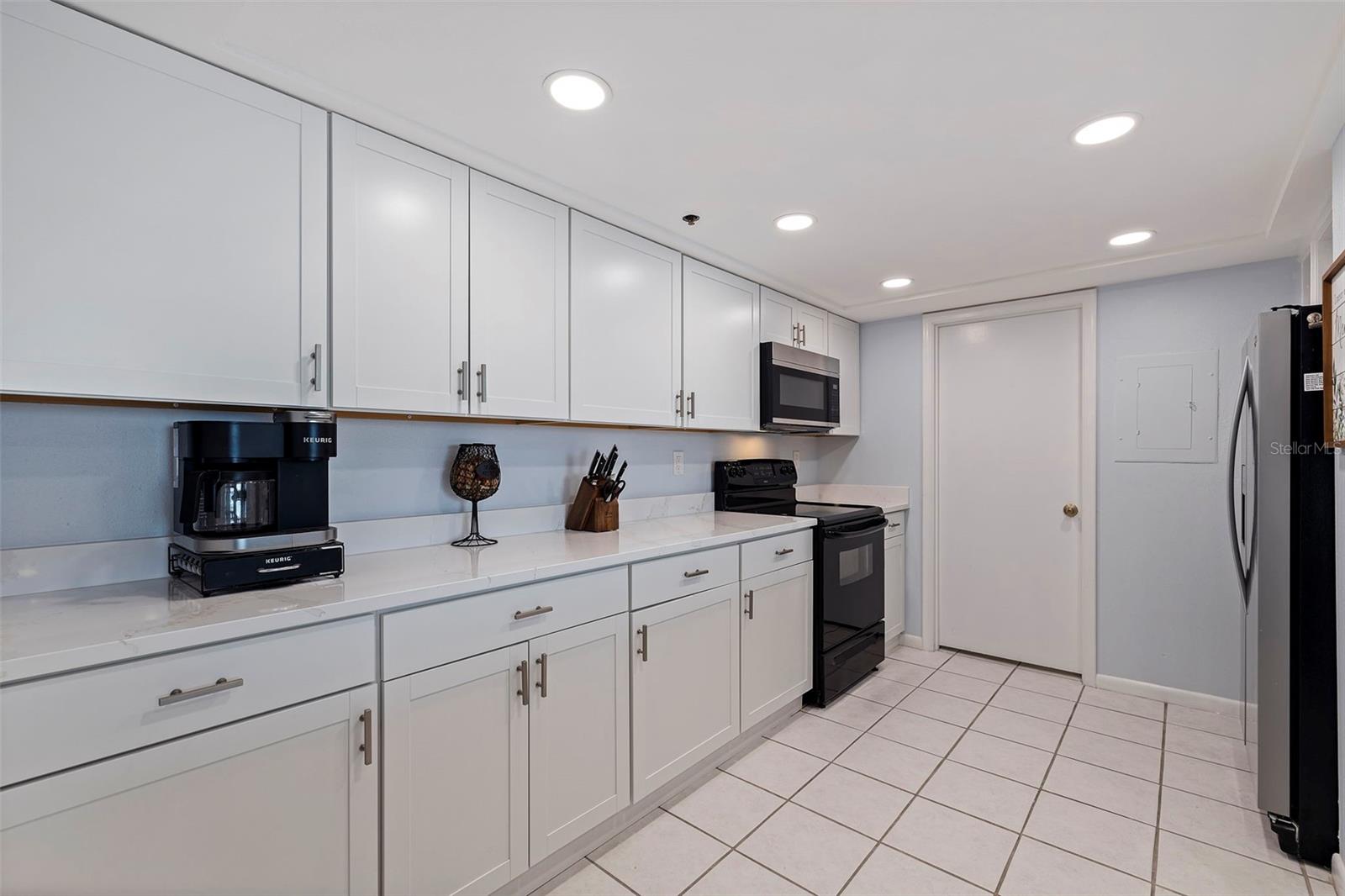 6287 BAHIA DEL MAR CIR #801, ST PETERSBURG, FL, 33715