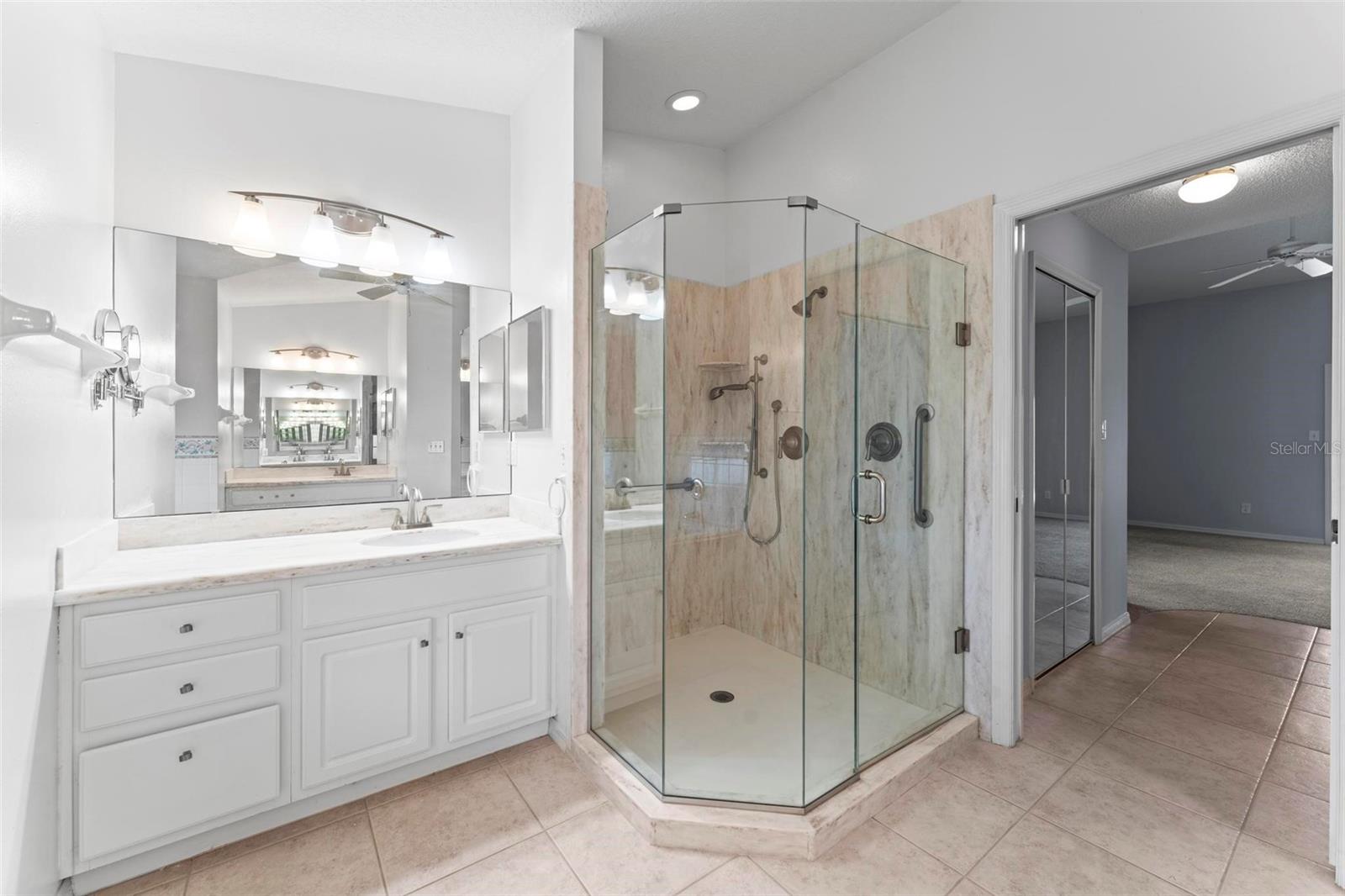 25316 CRESTWATER DR, LEESBURG, FL, 34748