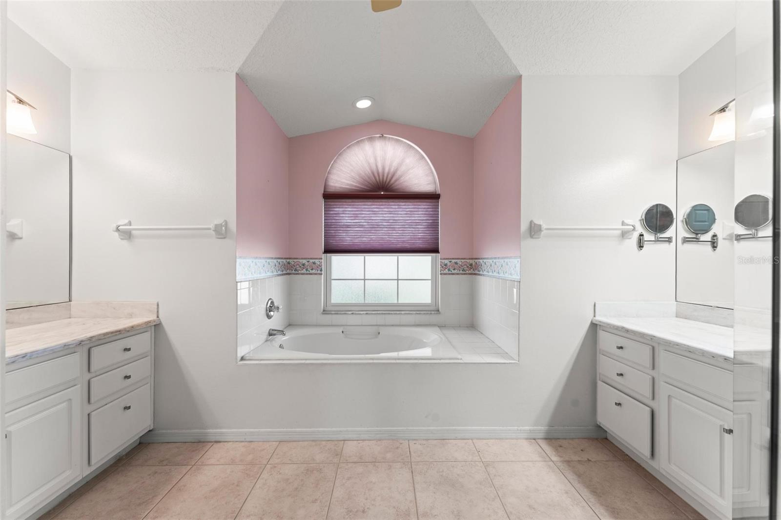 25316 CRESTWATER DR, LEESBURG, FL, 34748