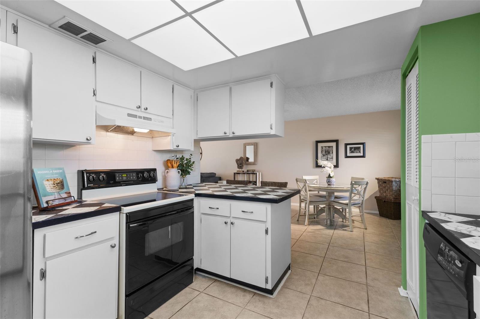 TB8381256 Property Photo