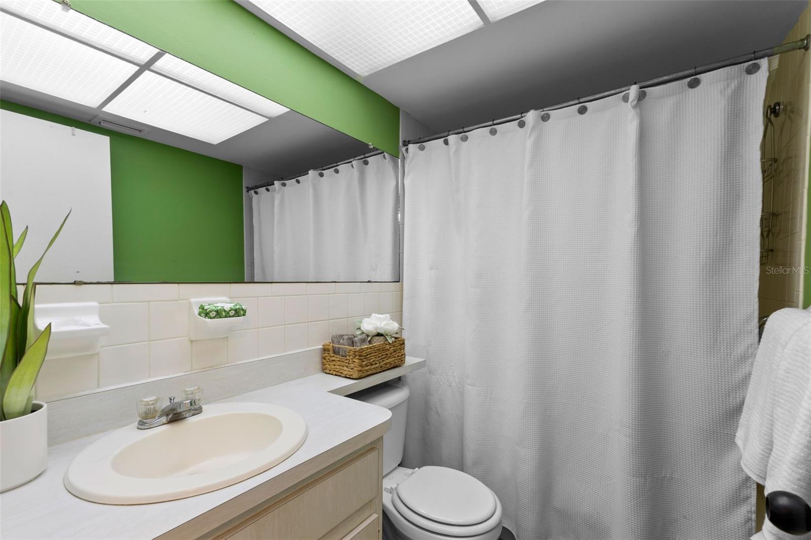 TB8381256 Property Photo