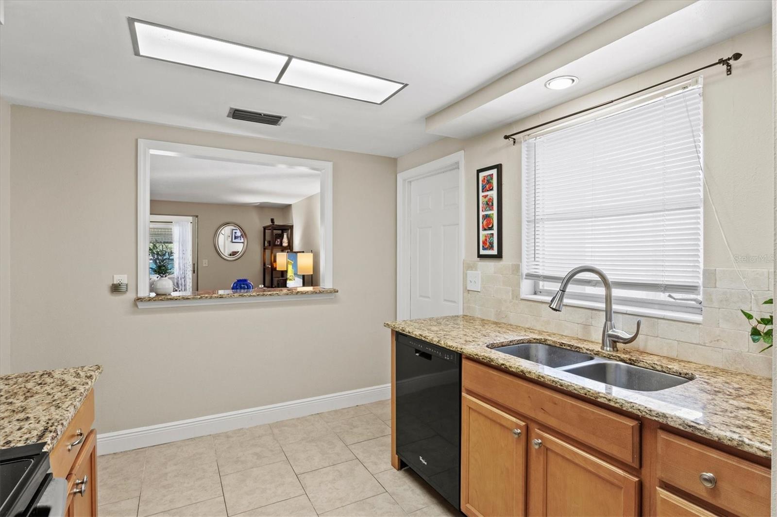 A4651157 Property Photo