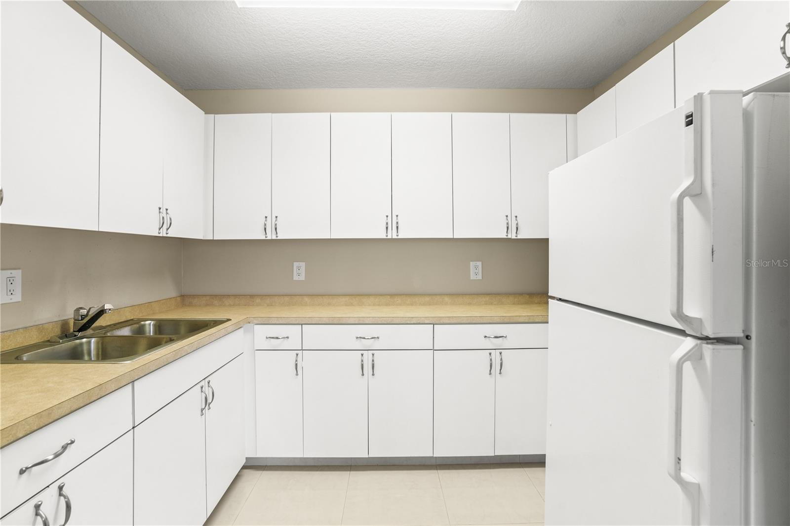 1750 ARABIAN LN, PALM HARBOR, FL, 34685