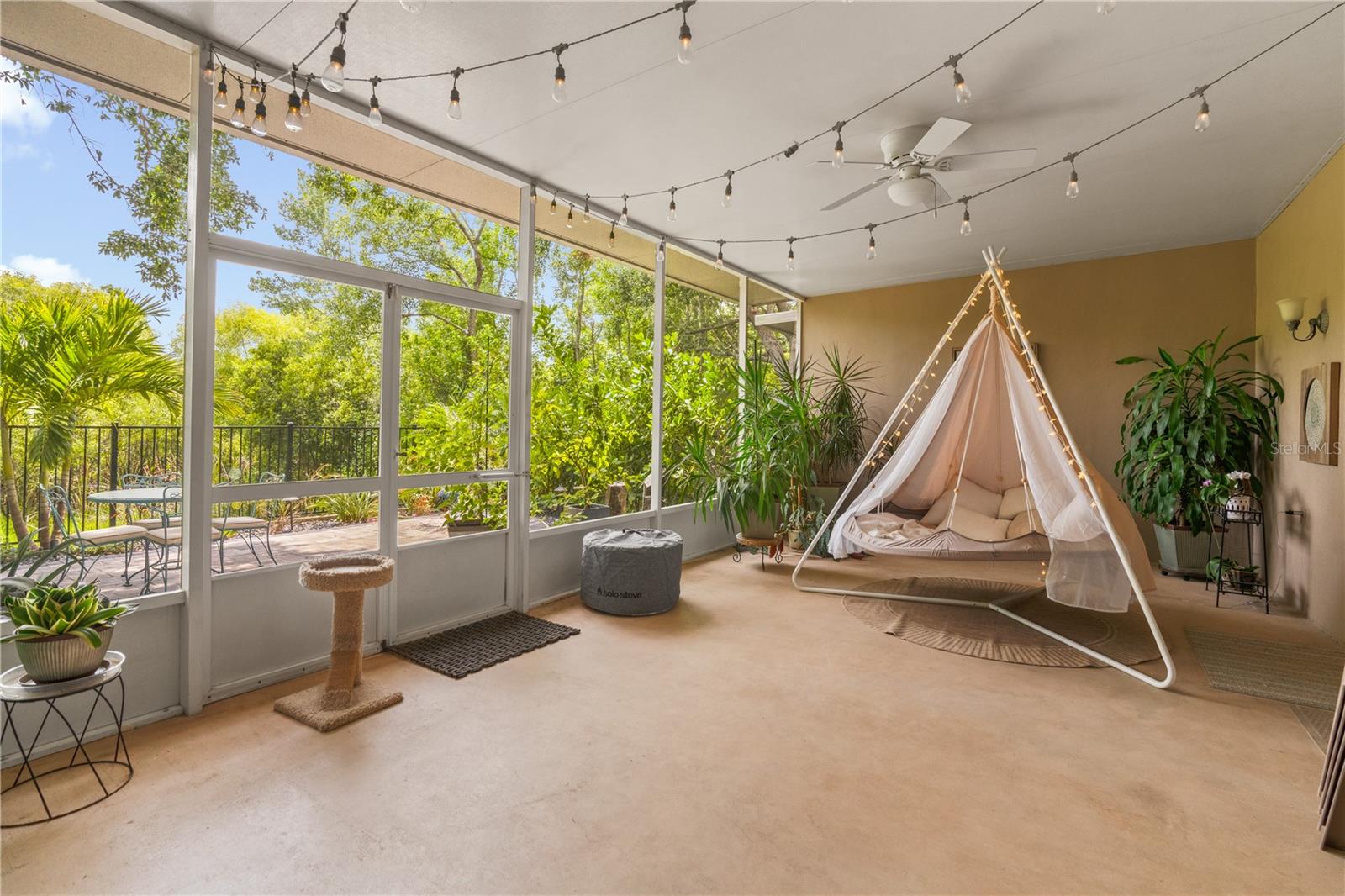 1750 ARABIAN LN, PALM HARBOR, FL, 34685