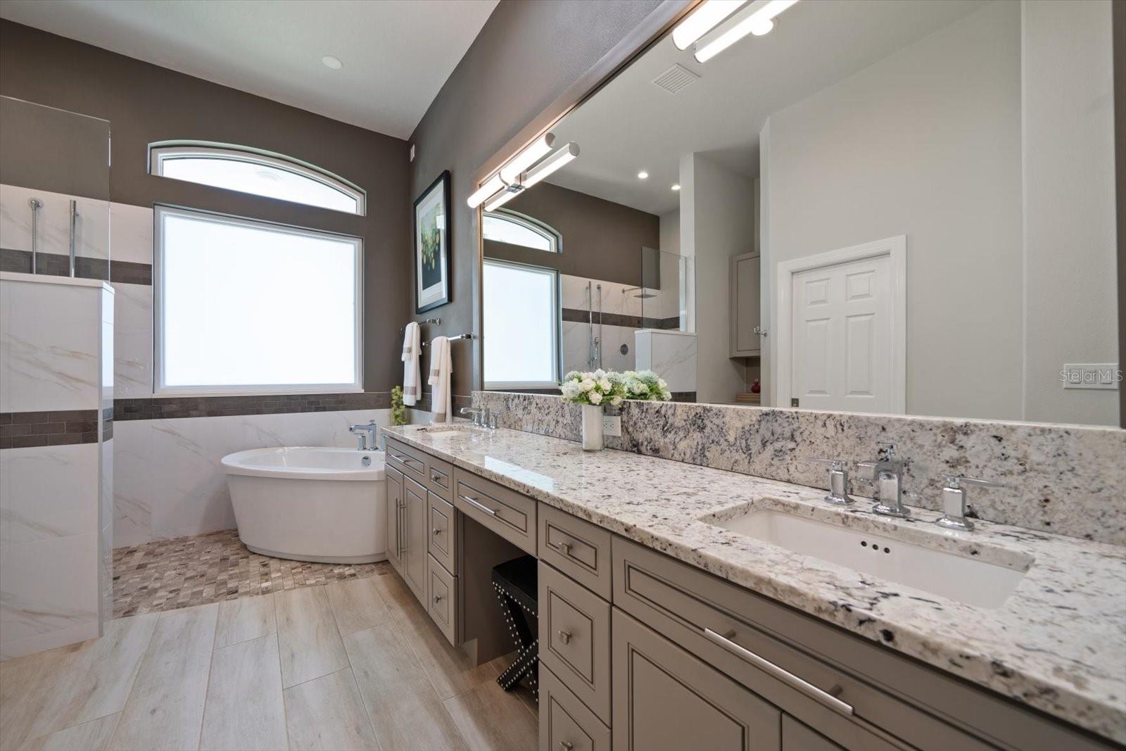 TB8381417 Property Photo