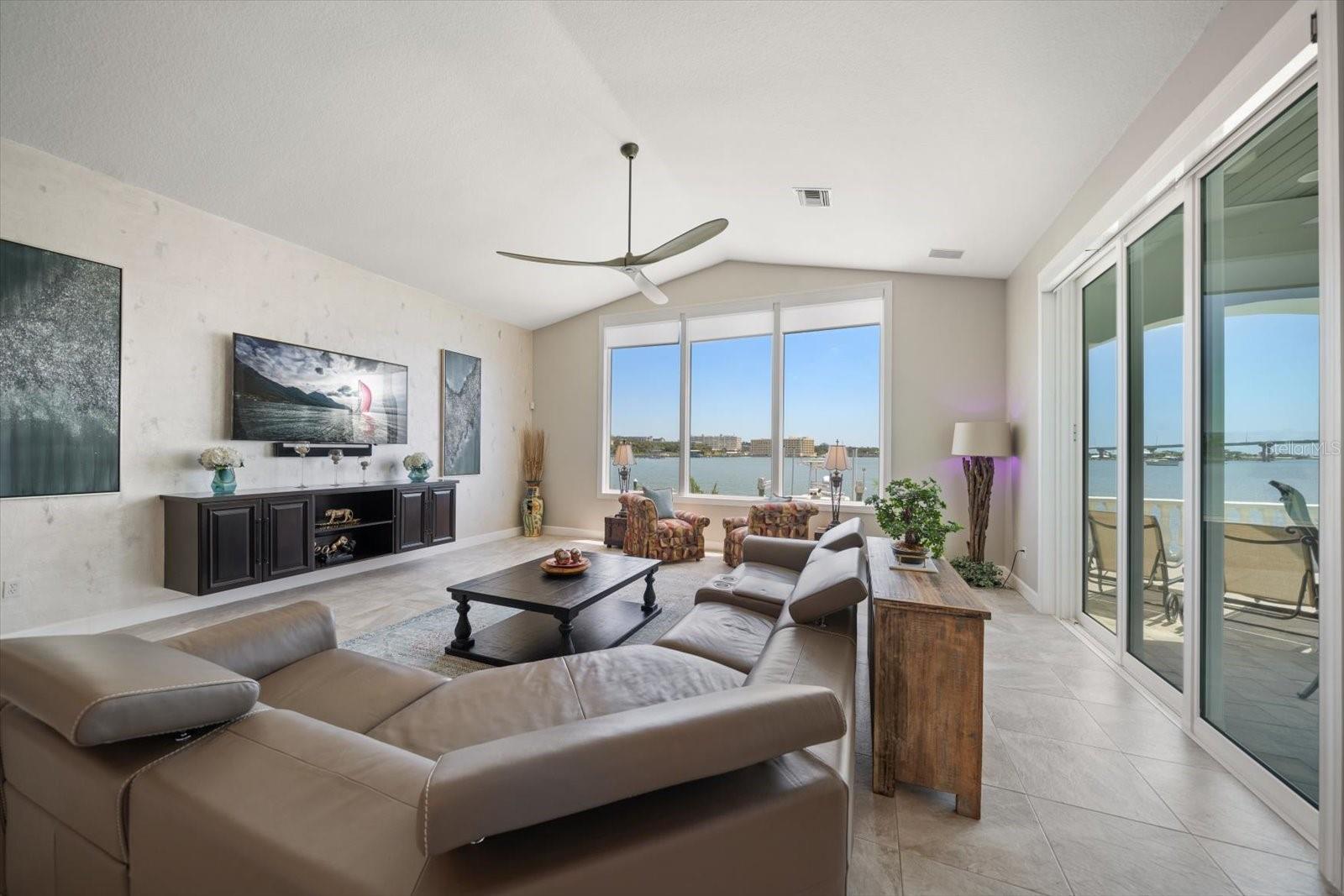 TB8381417 Property Photo